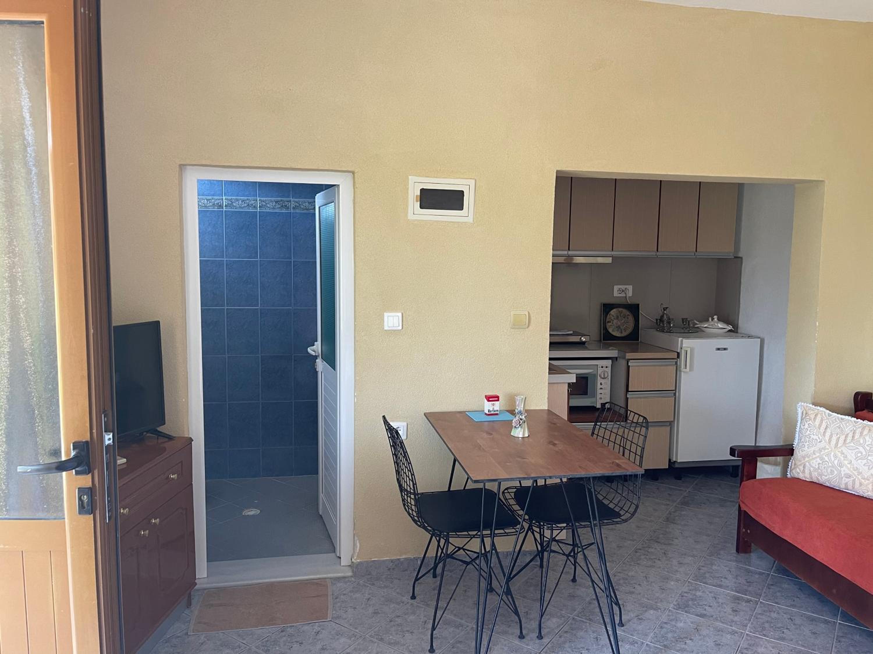 Elias Guest House