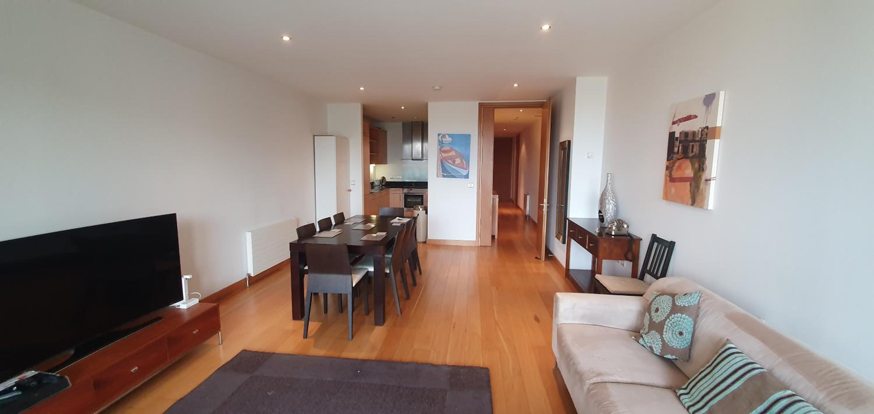 Central Prime King Size Apartment