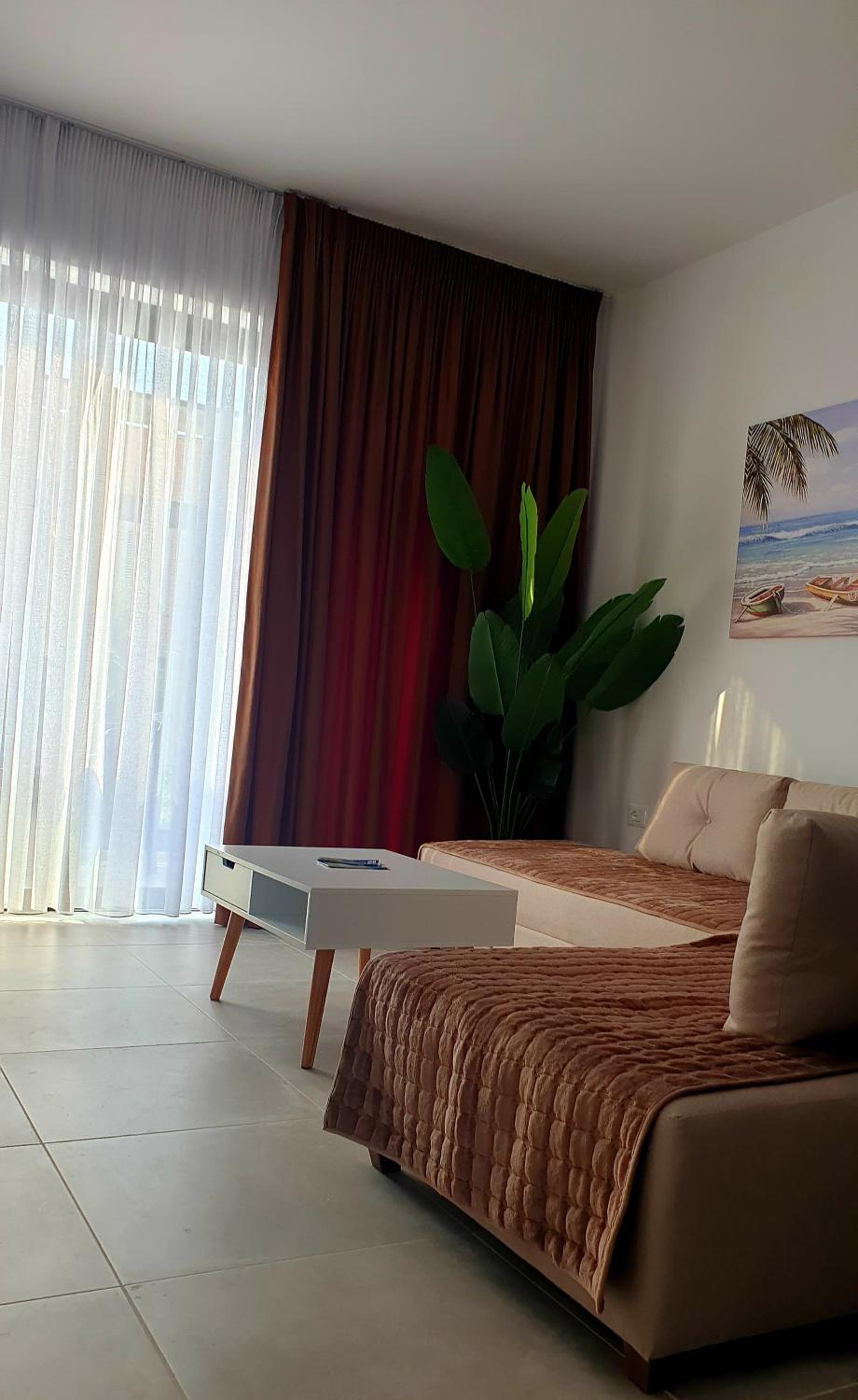 2F Saranda Apartment