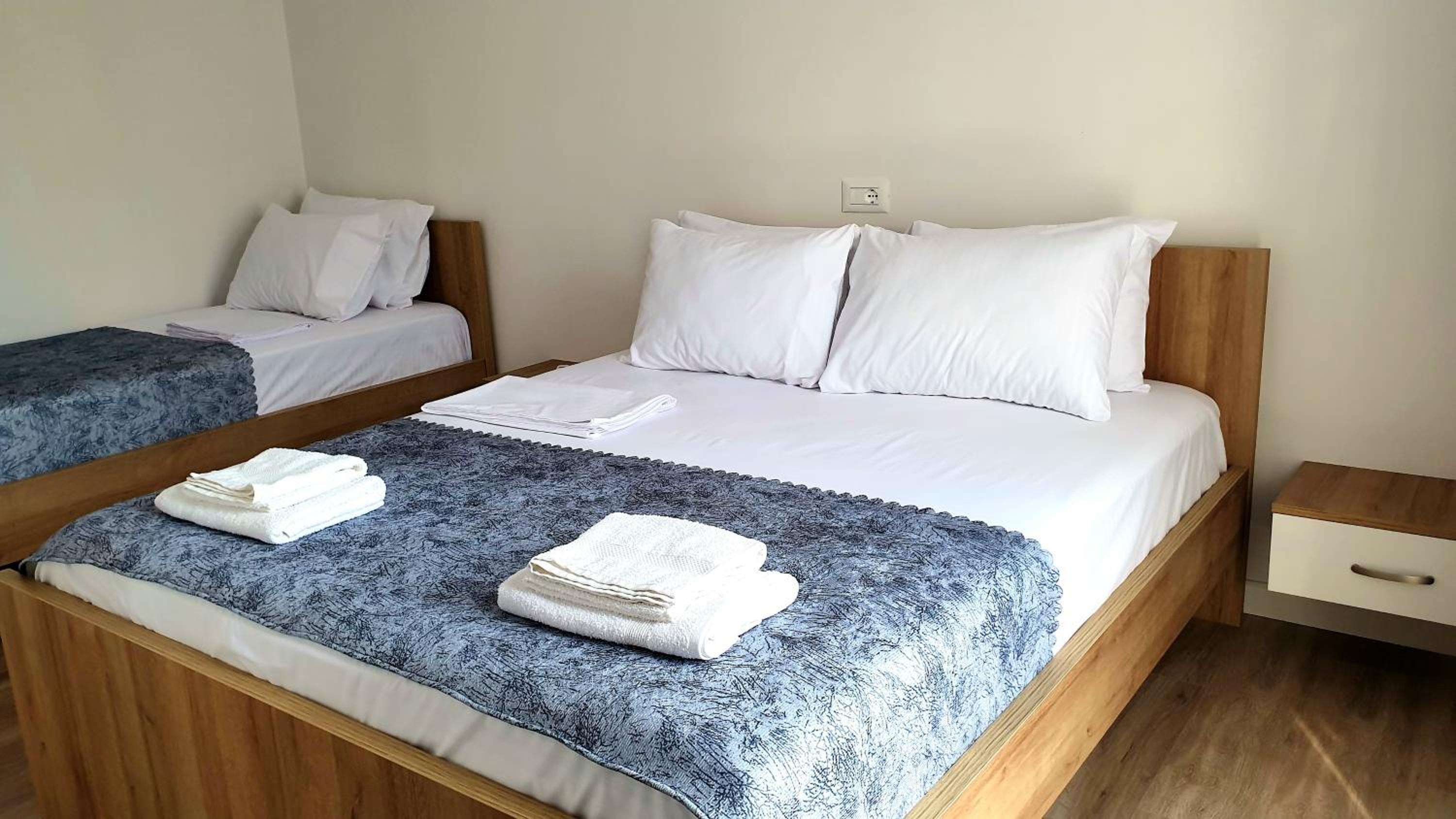 2F Saranda Apartment