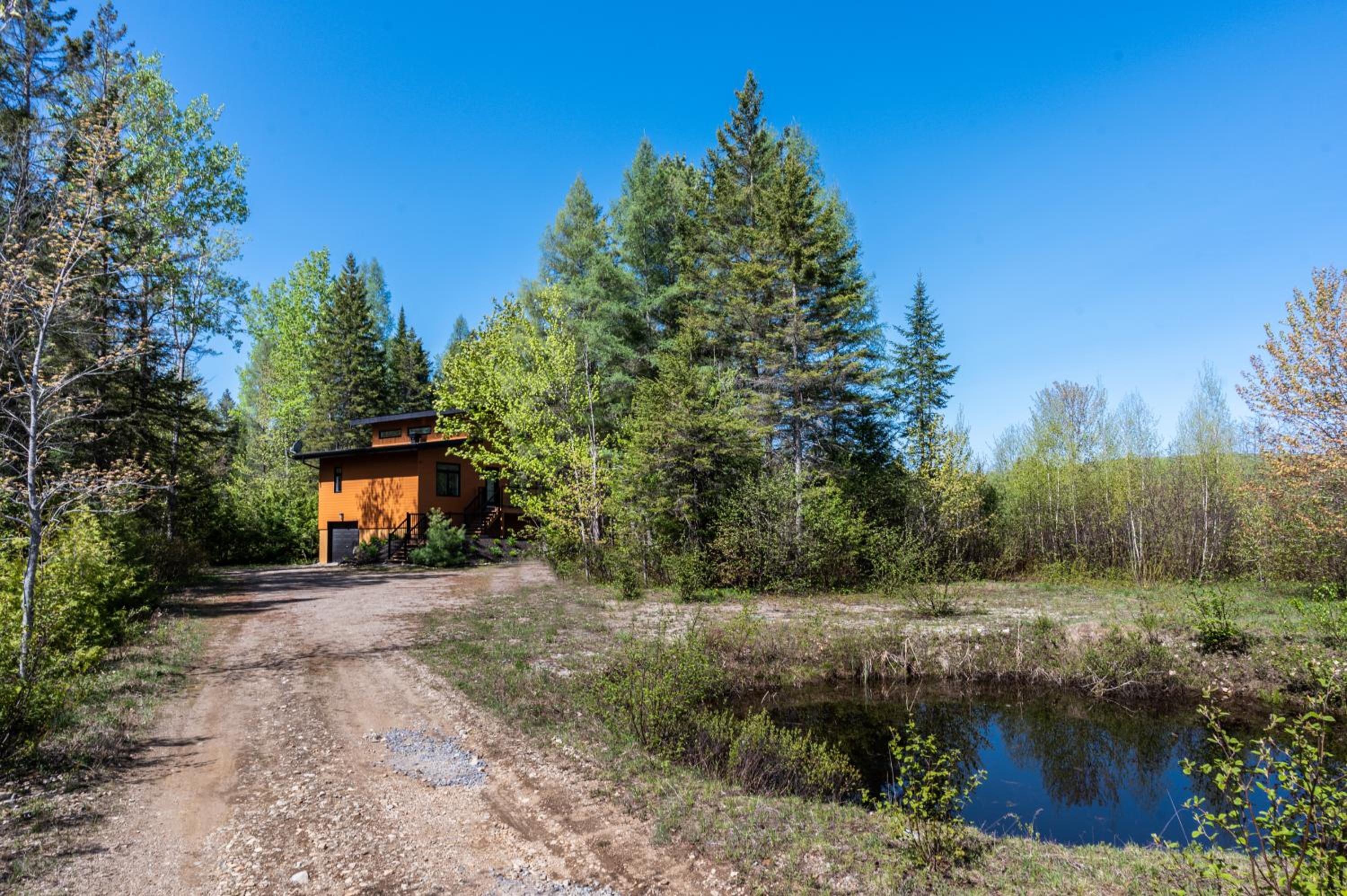 Chalet Natür Lakefront - Hot Tub - Fireplace - Ski - Waterfront - Private big land - Pedal Boat