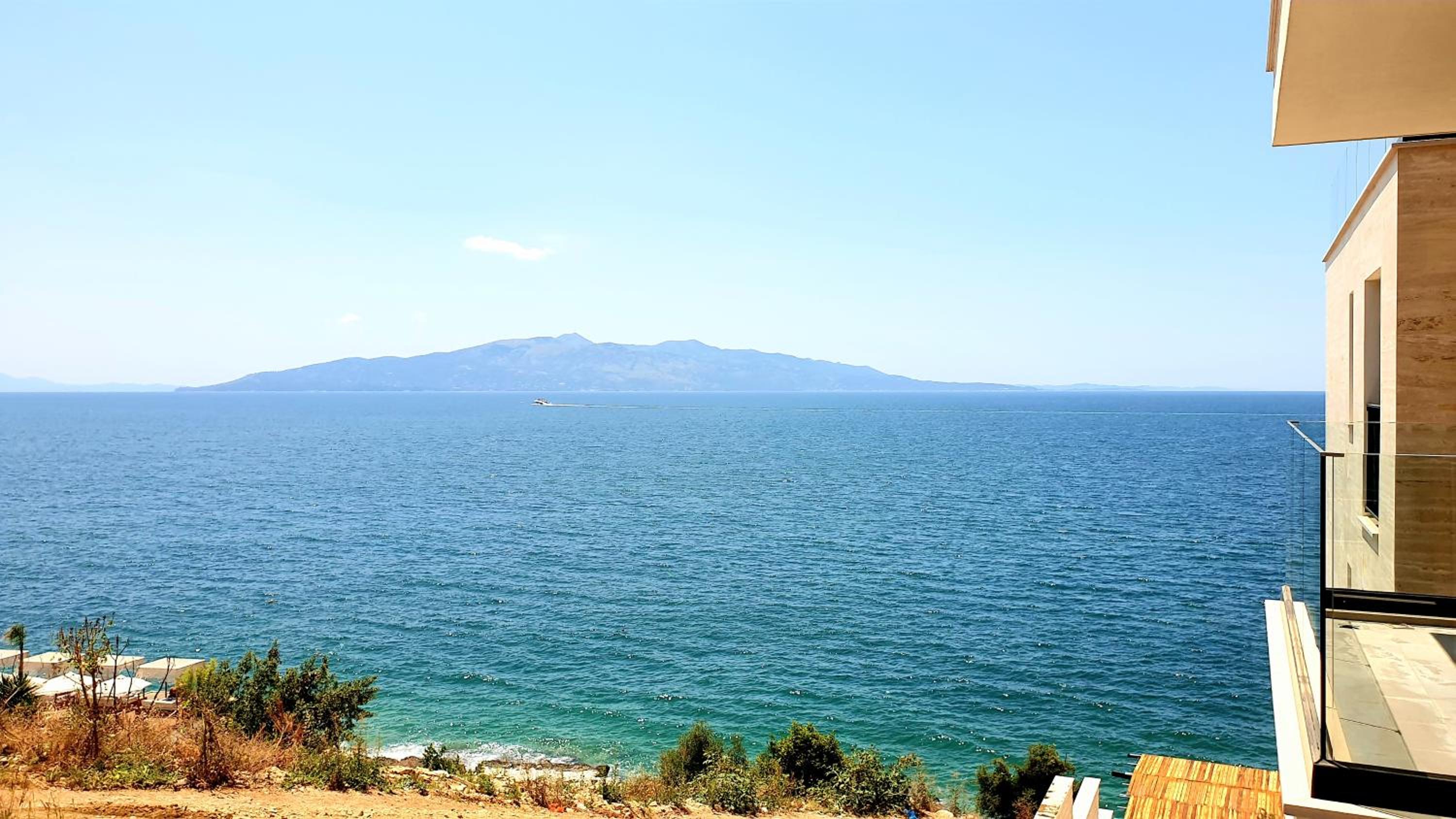 2F Saranda Apartment