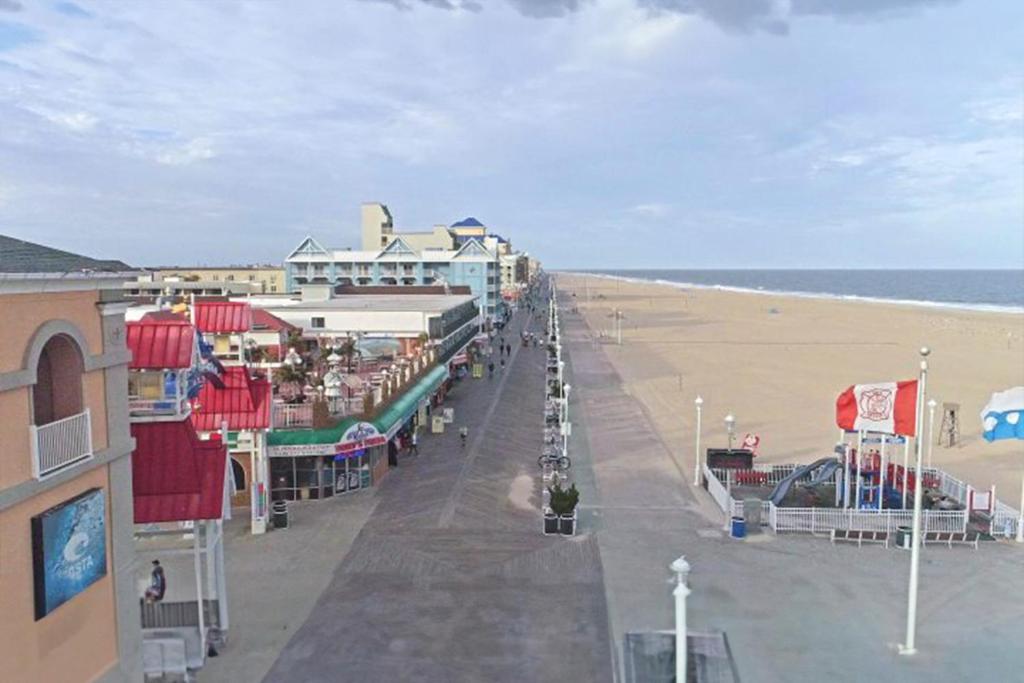 Studio w Balcony and Ocean View - Boardwalk One - 203 view 5