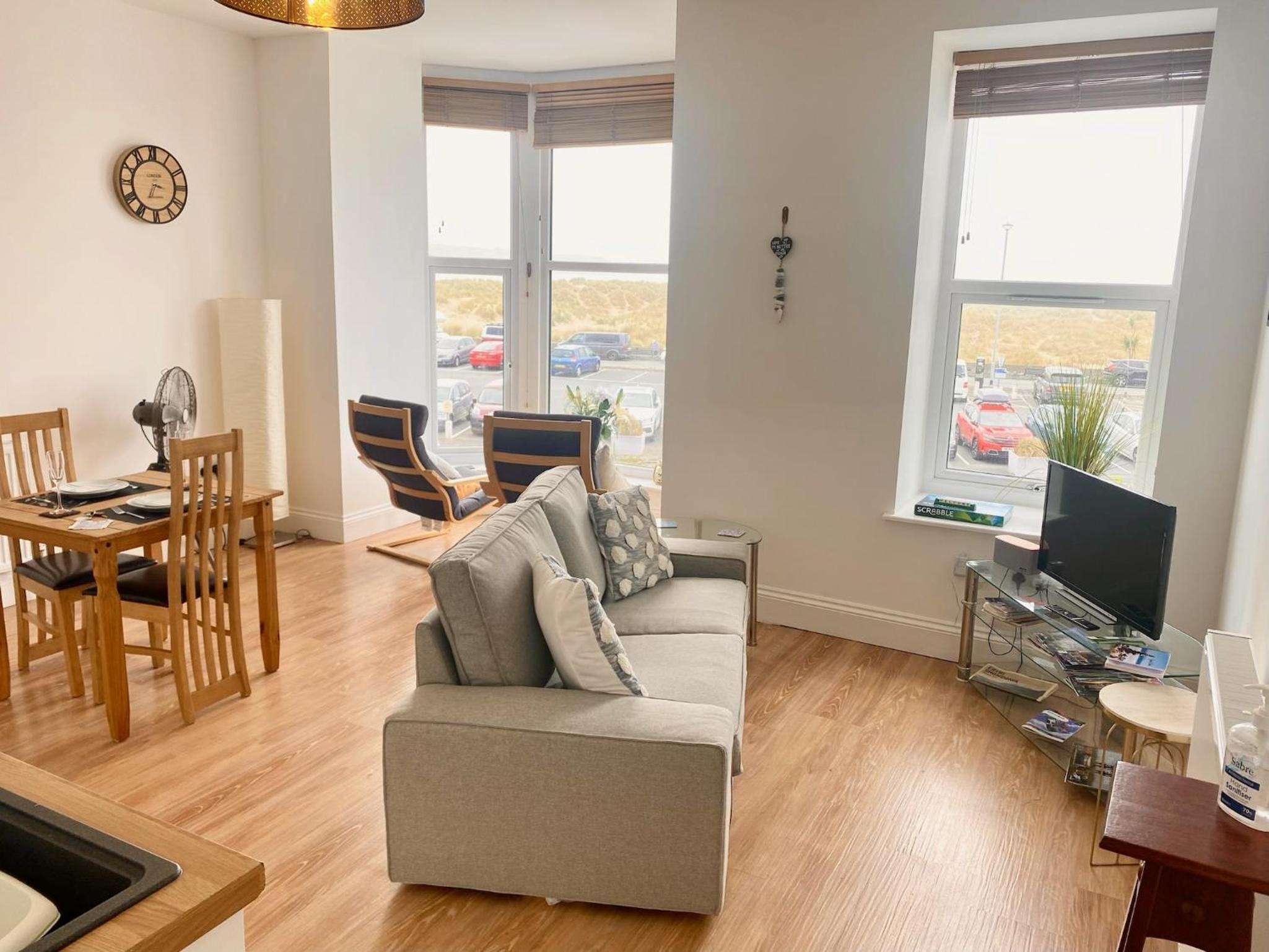 Bellaview Apartment Barmouth view 3