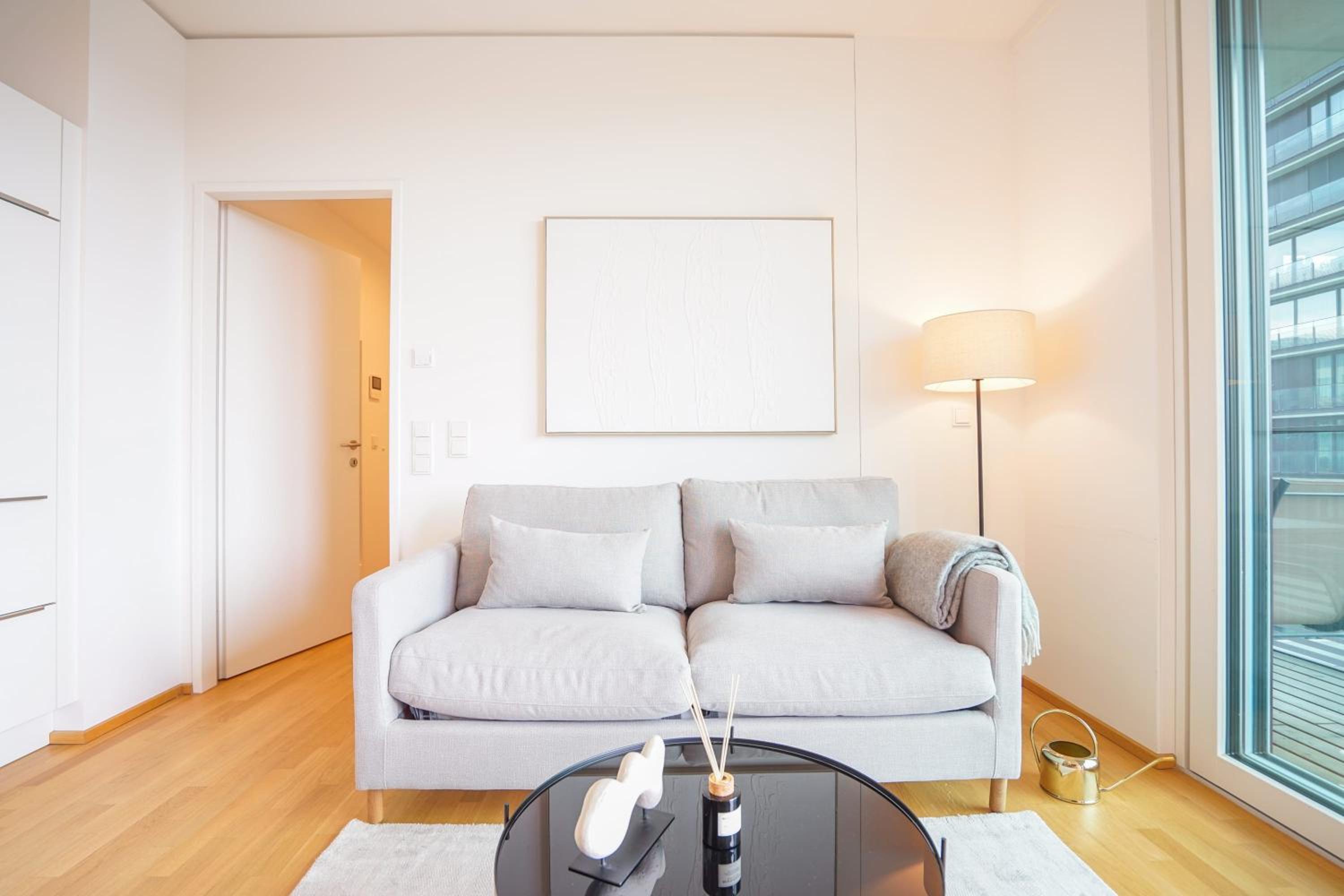 Suite in High-rise on the Danube