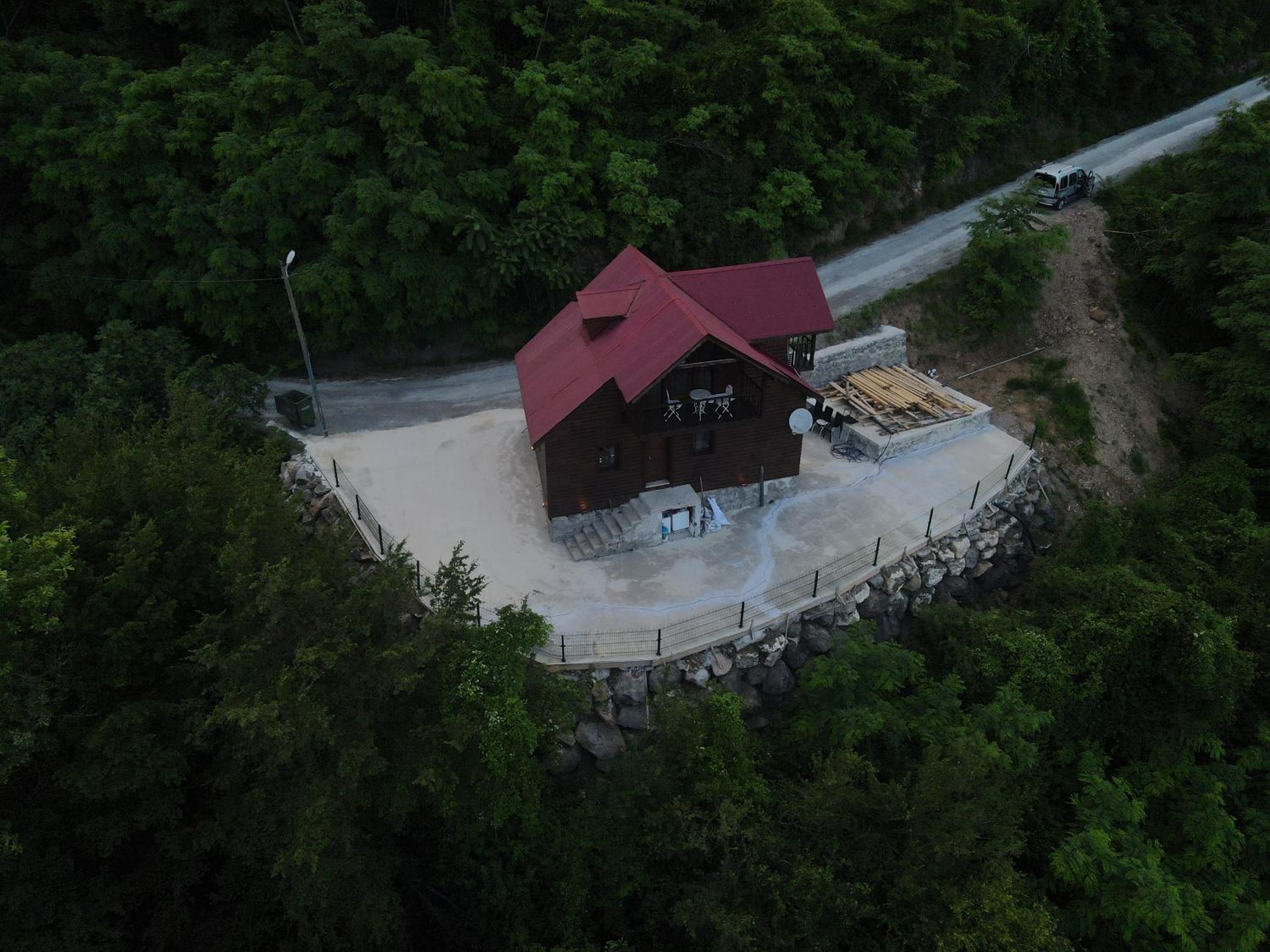 Photo 10