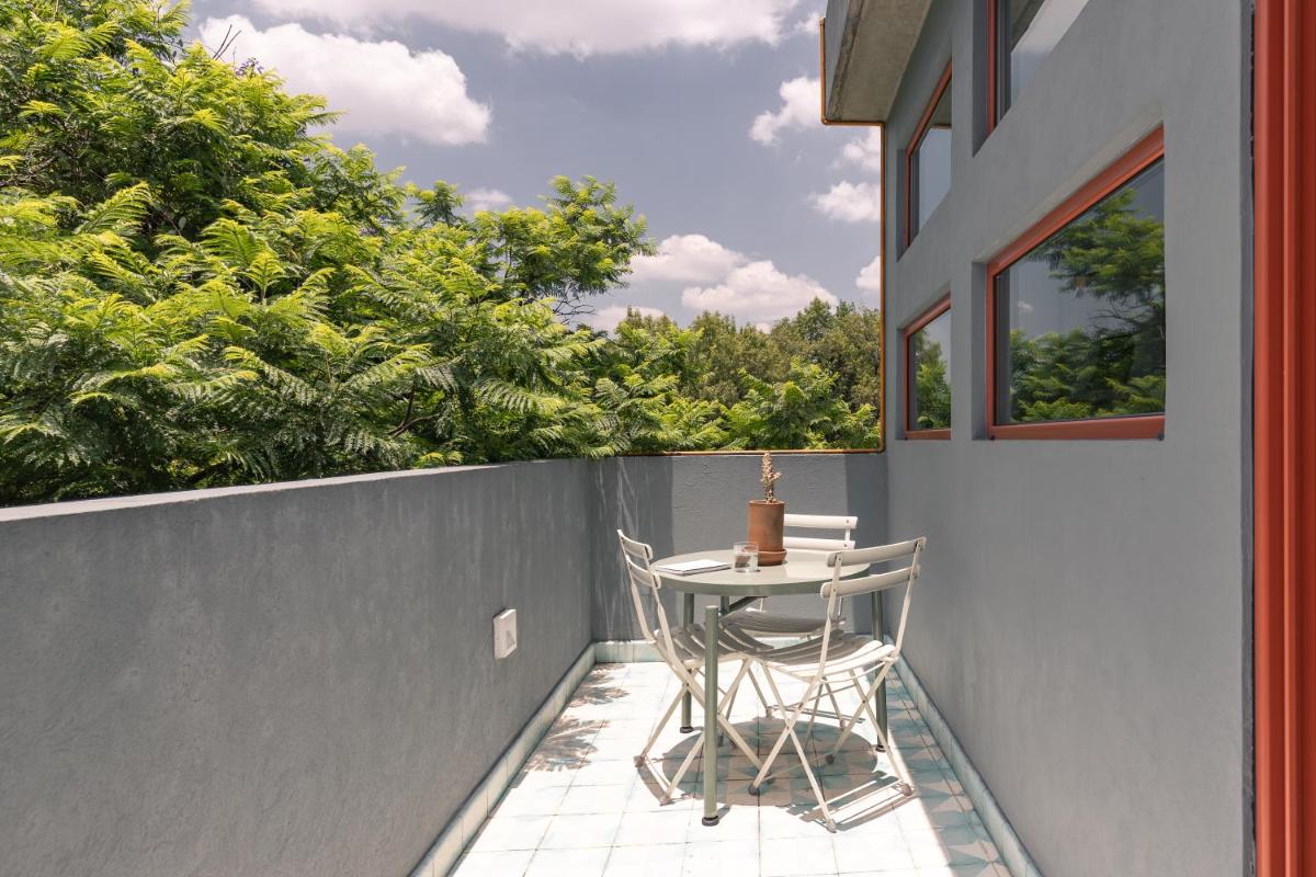 balcony