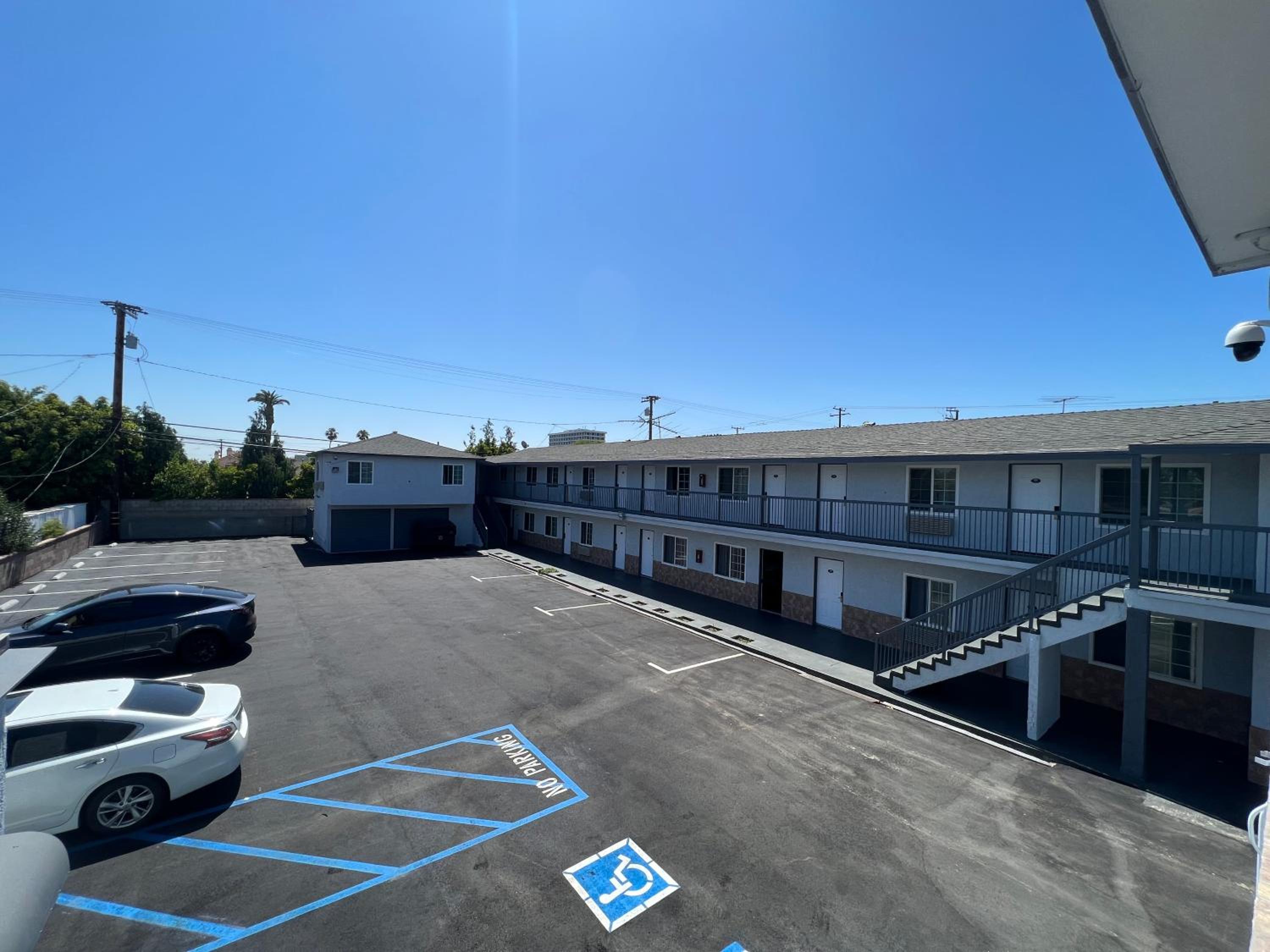 Sunshine Motel view 3