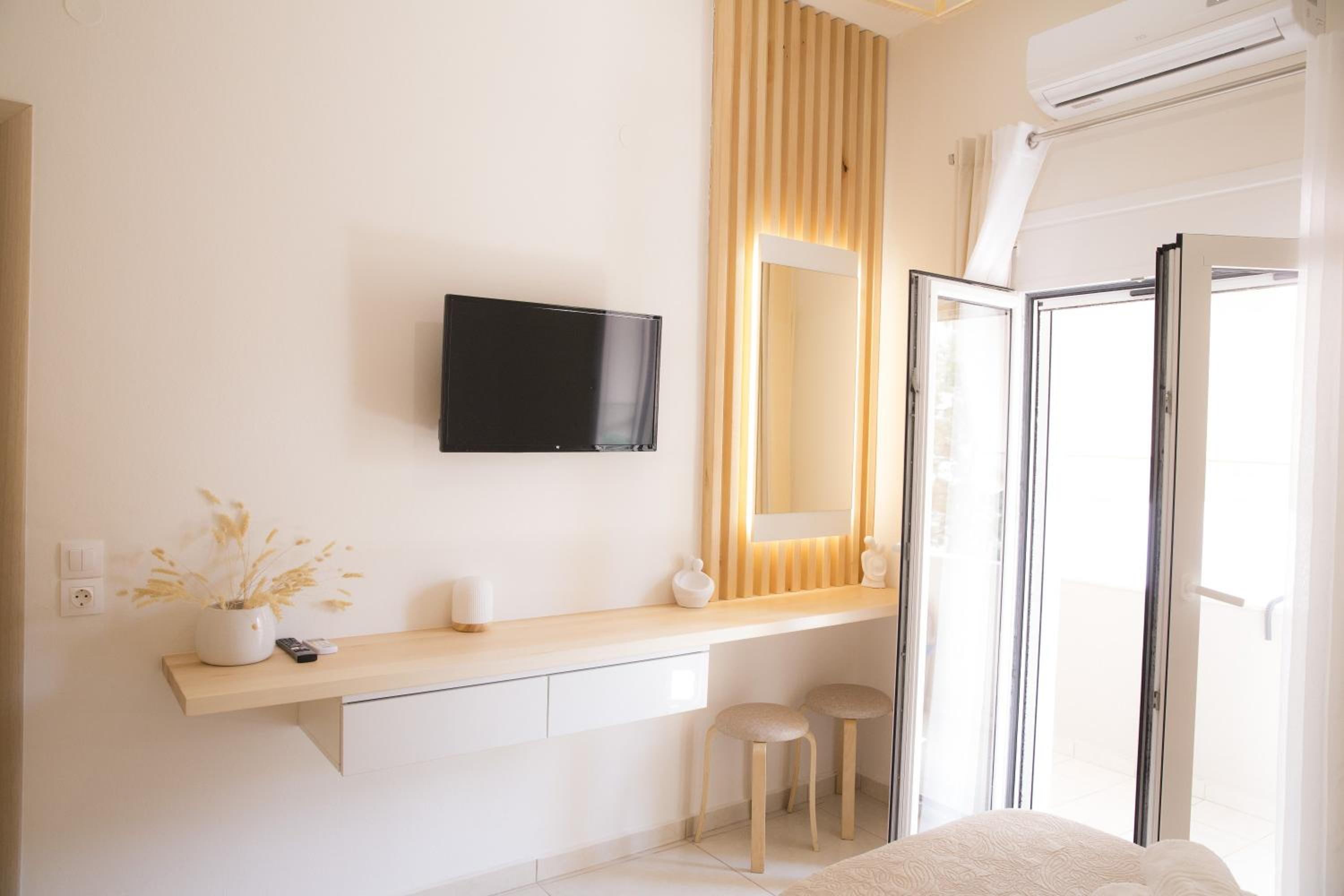 Diogenis Deluxe Apartment