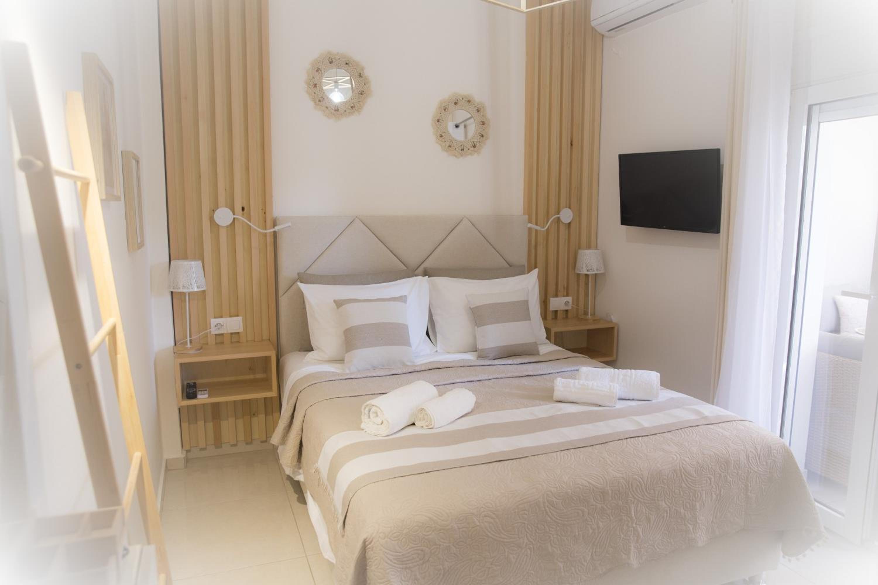 Diogenis Deluxe Apartment
