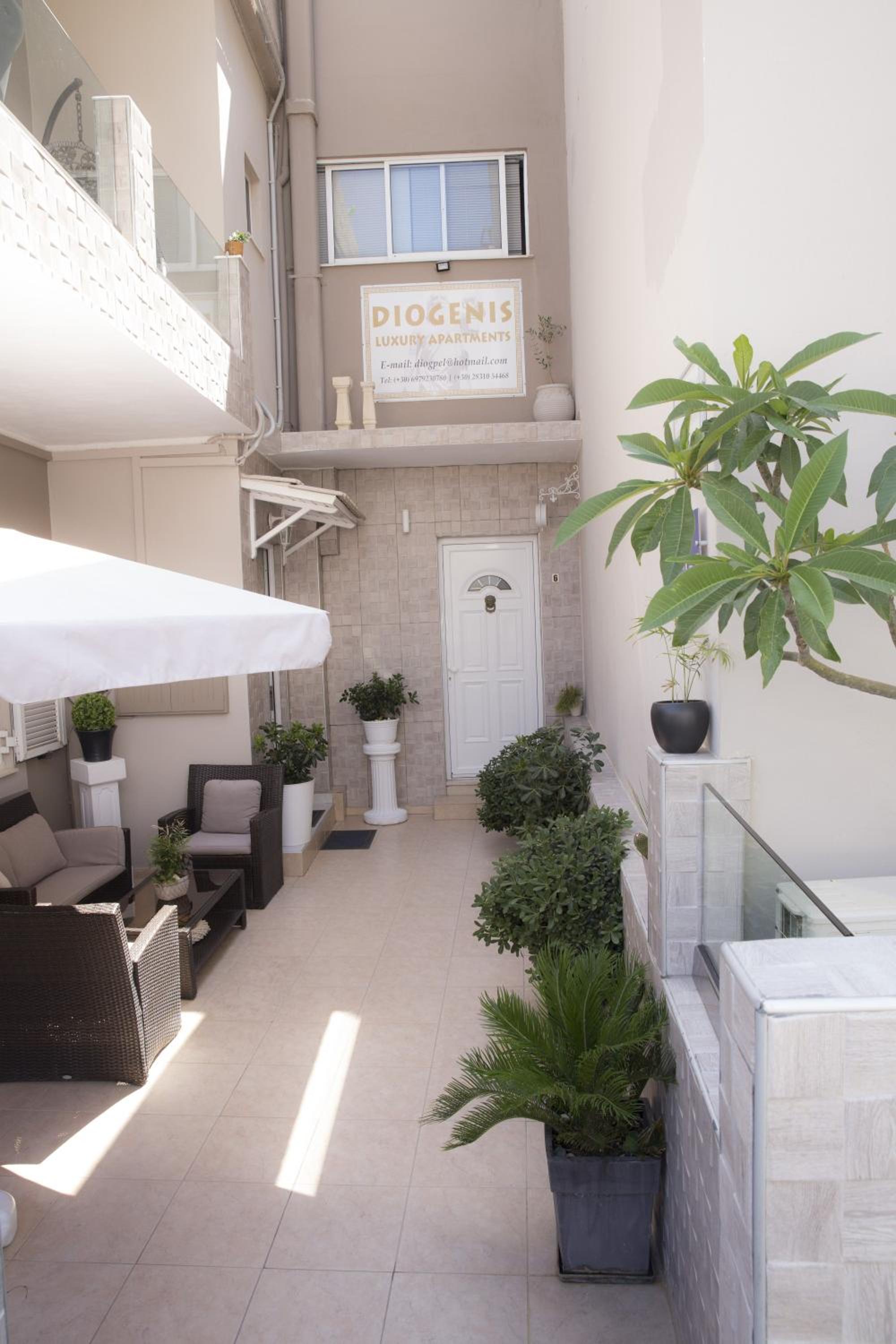 Diogenis Deluxe Apartment