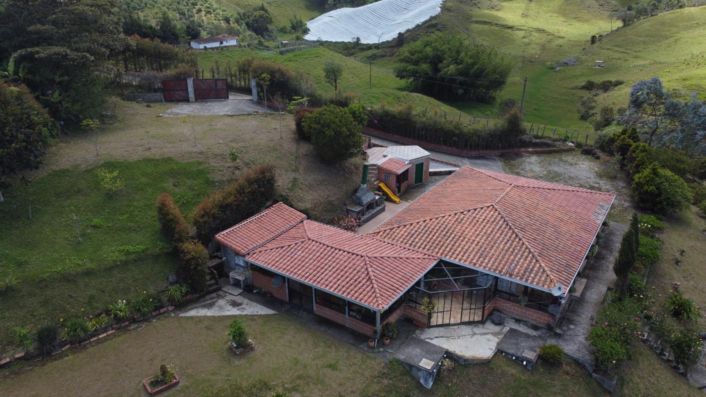 Casa de Campo vía El Peñol Guatapé