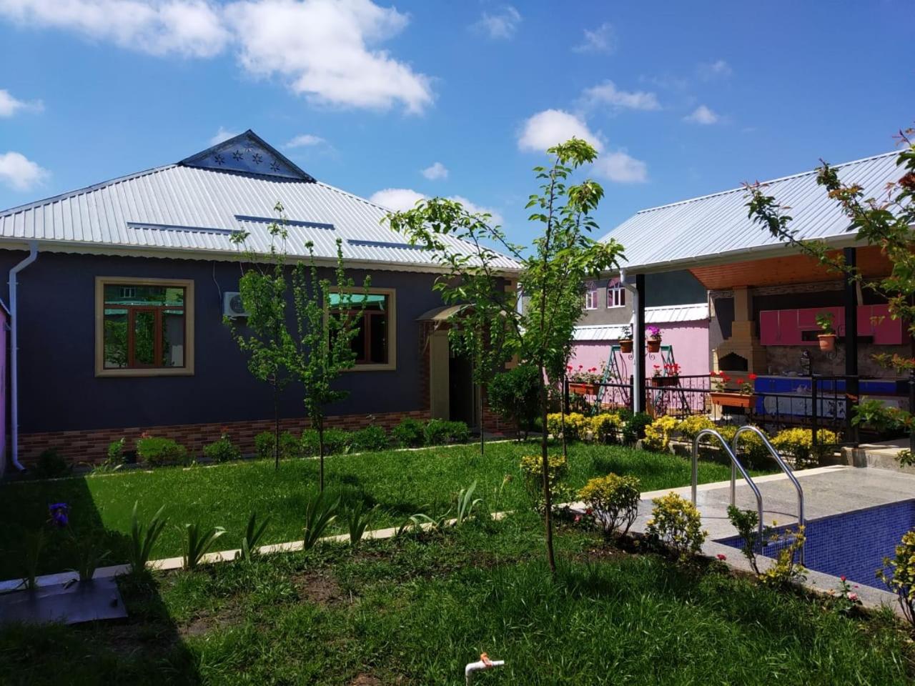 Elnur small villa
