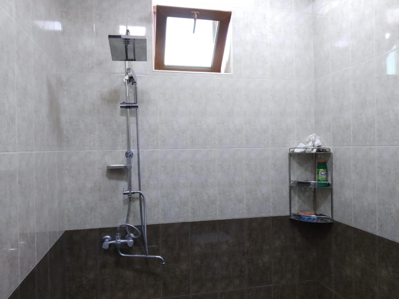 Elnur small villa