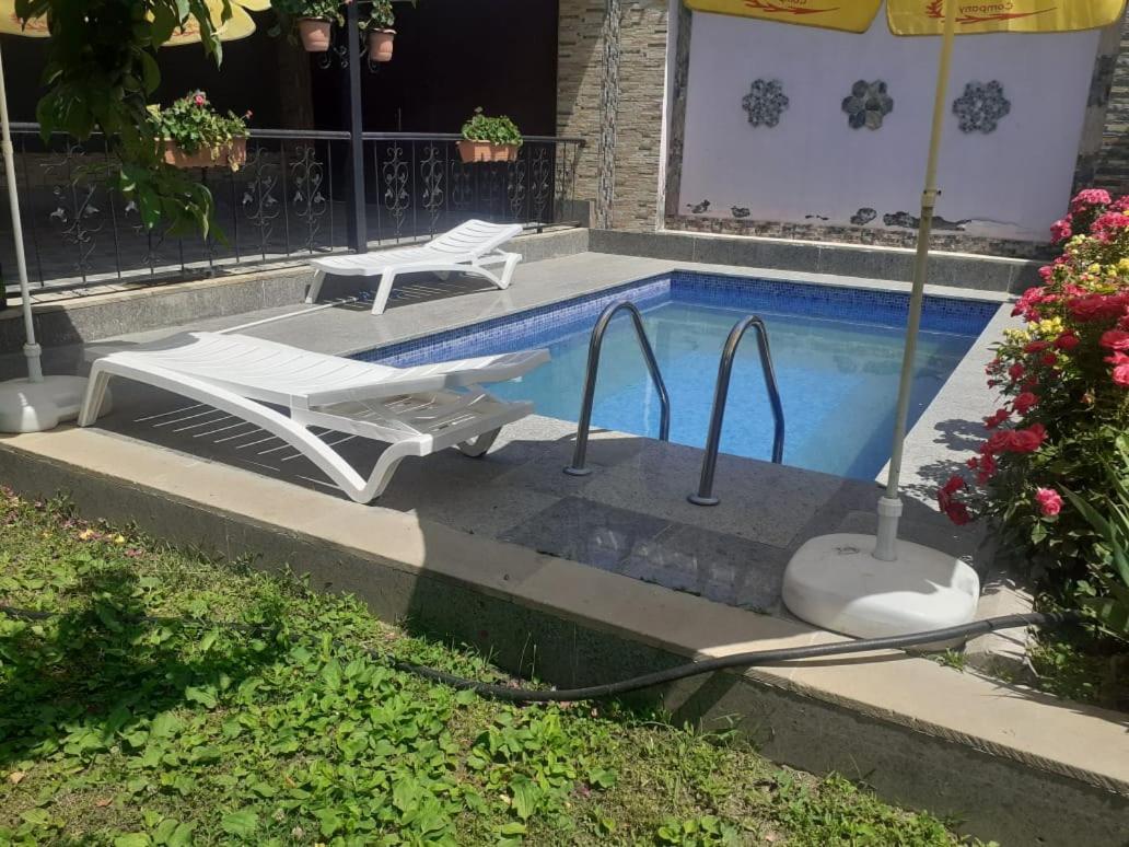 Elnur small villa