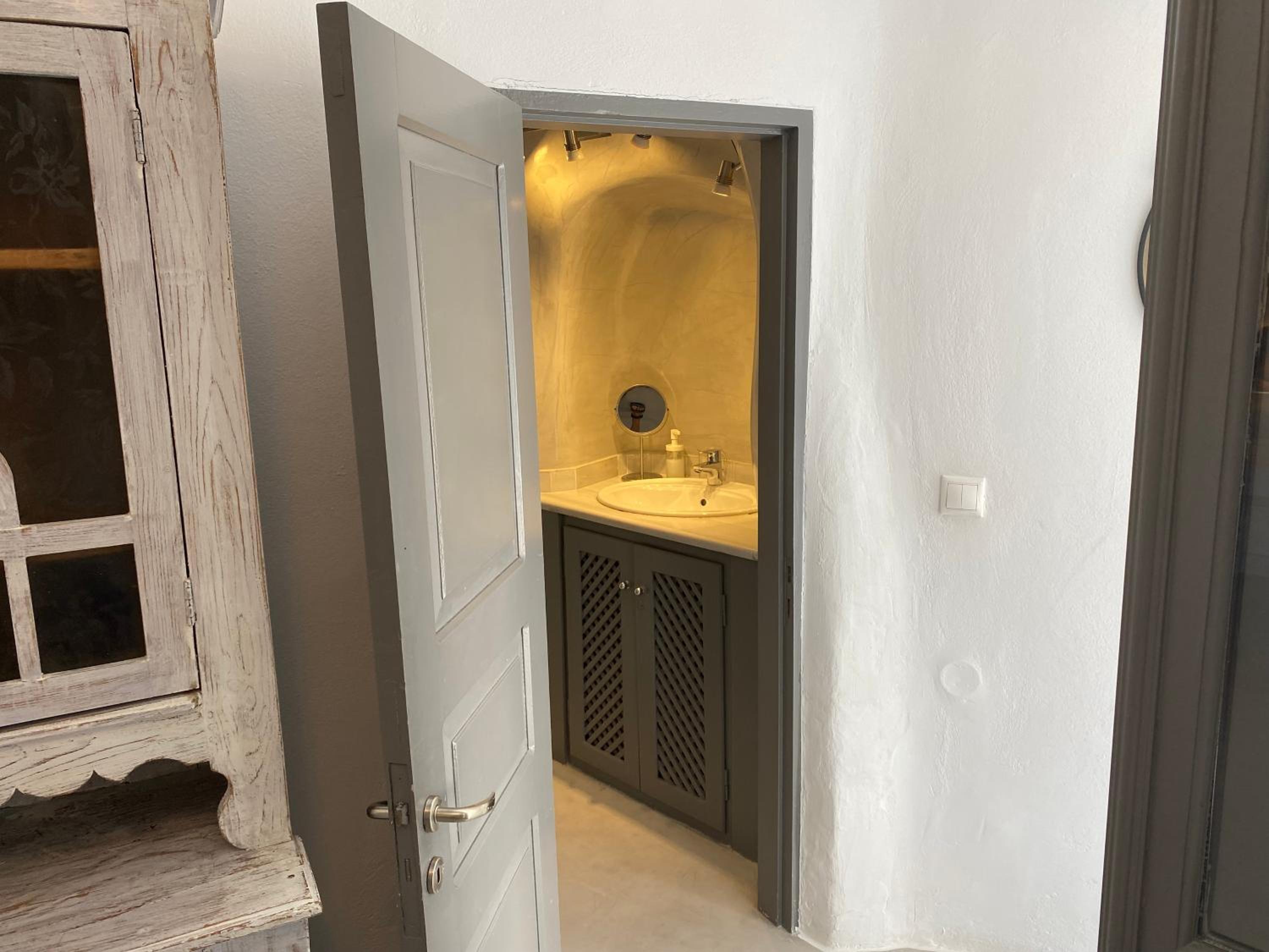 Oia Vacations - Theodora Suites - Property Image 108