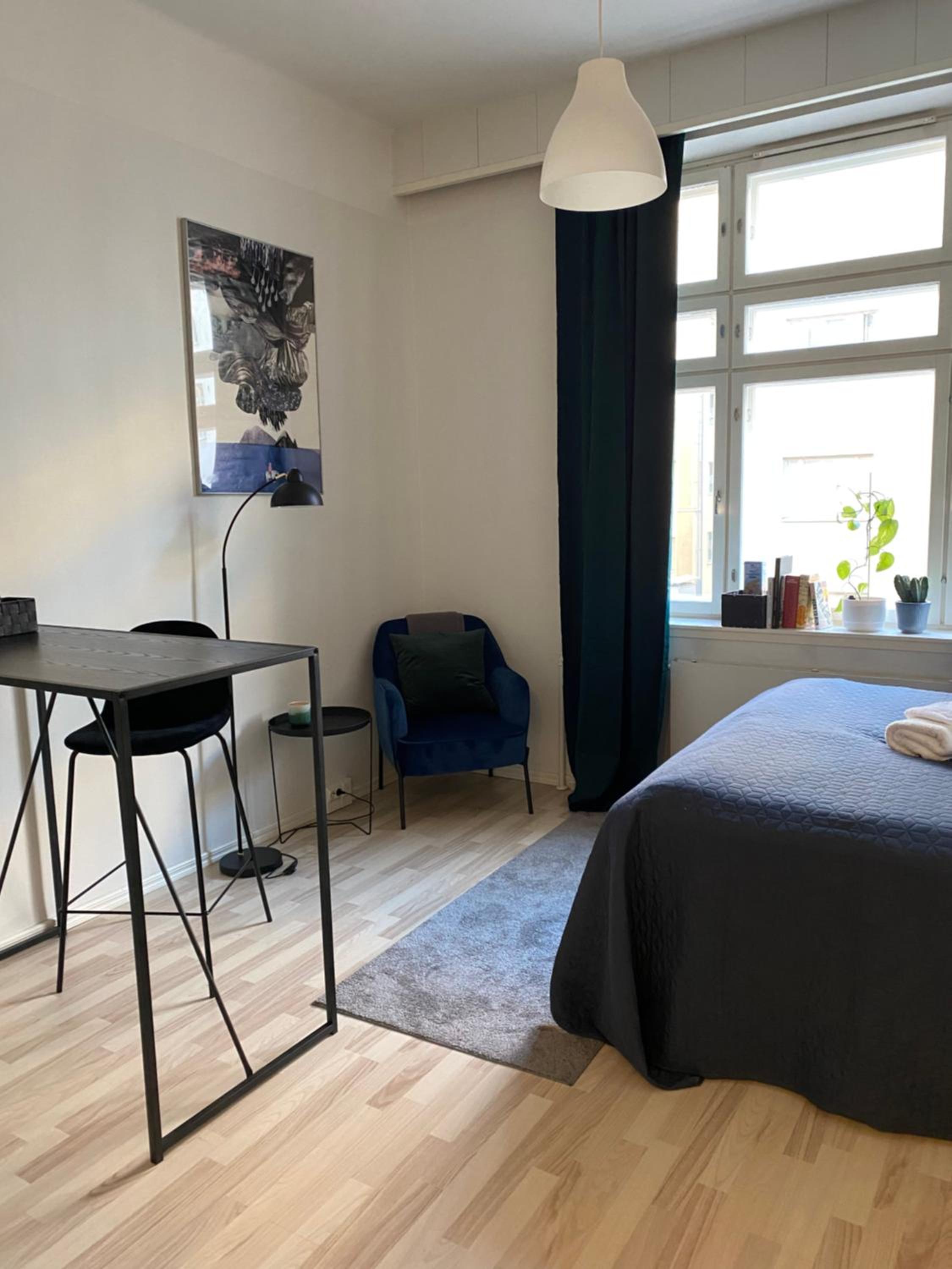 Cozy Kallio Studio, Eat, Explore, Commute Easy