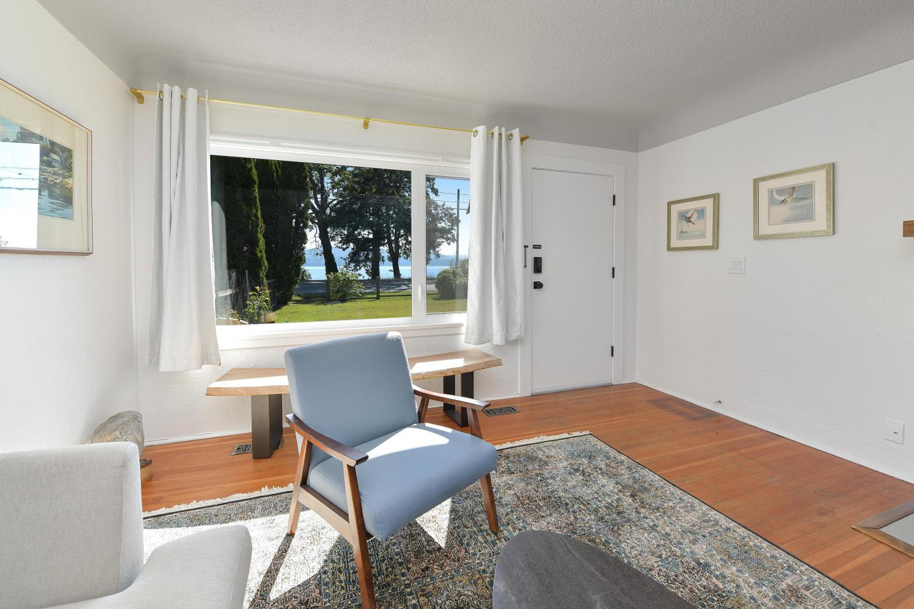 The Bayside Cottage by EMR Vacation Rentals