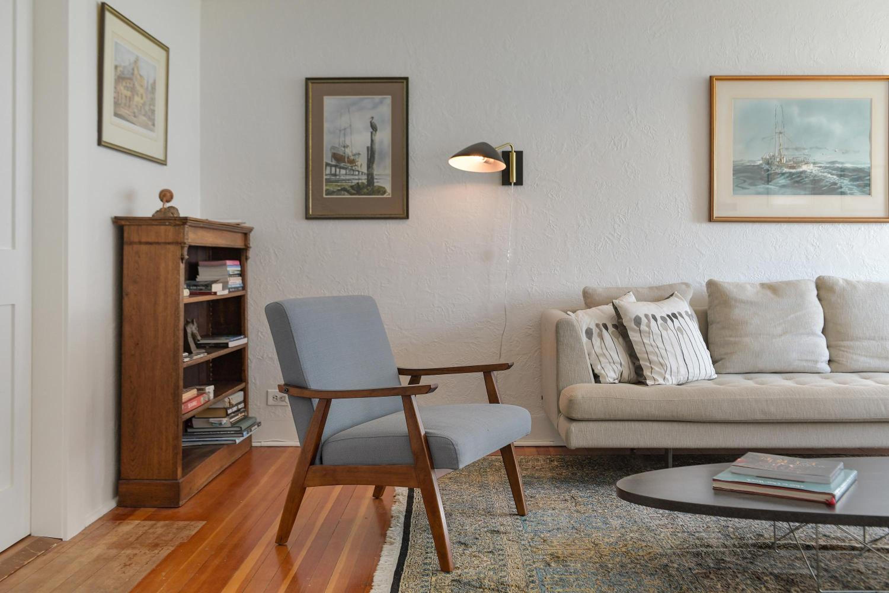The Bayside Cottage by EMR Vacation Rentals
