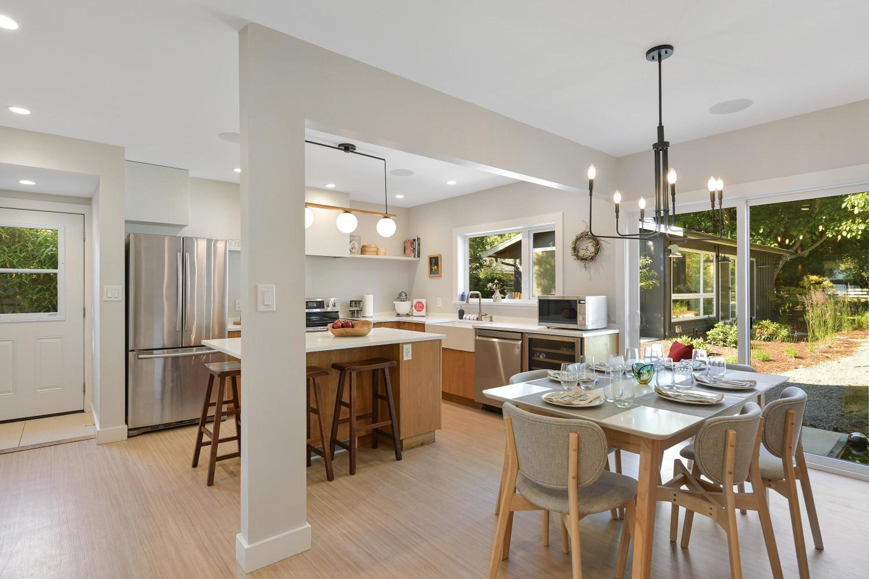 The Bayside Cottage by EMR Vacation Rentals