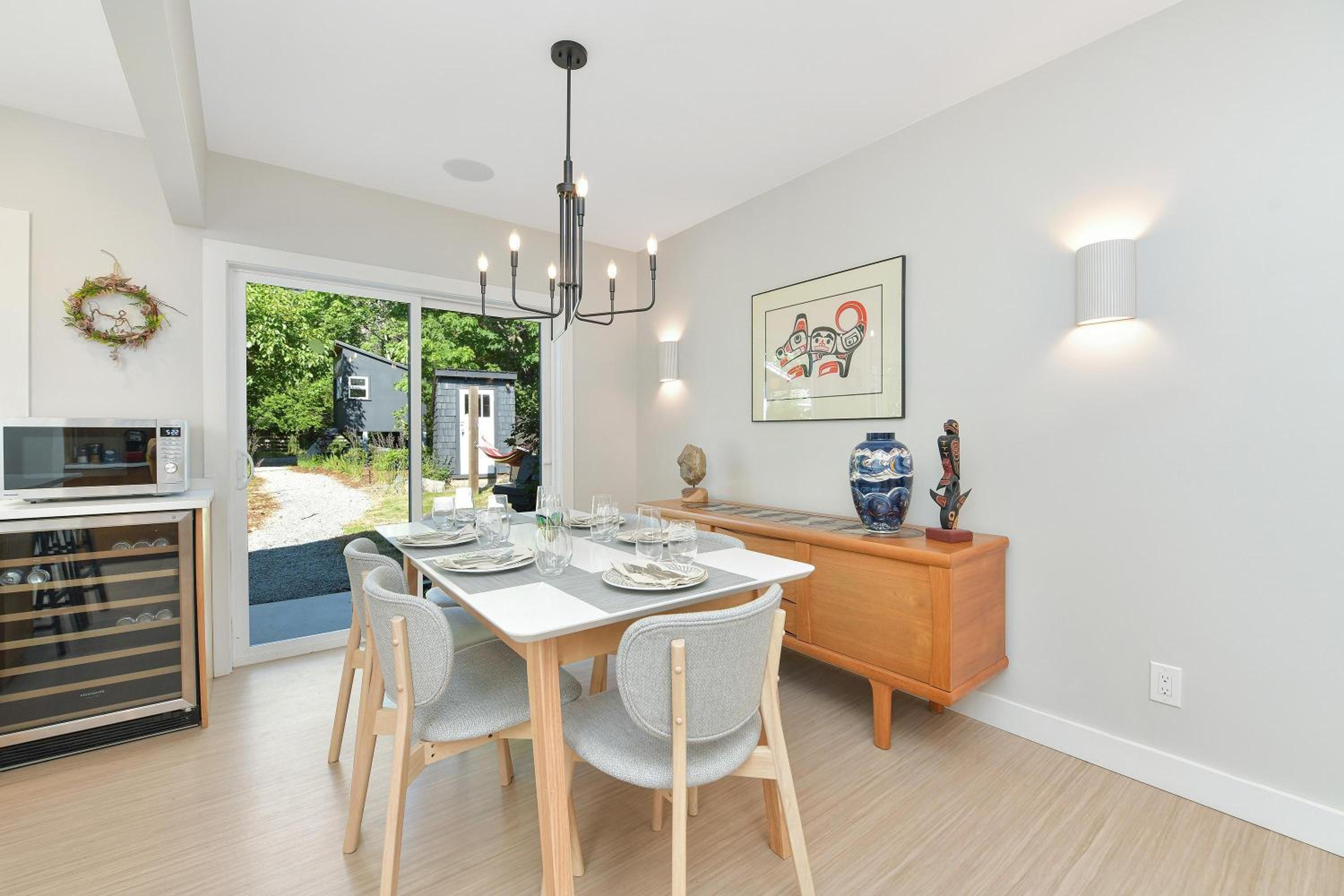 The Bayside Cottage by EMR Vacation Rentals