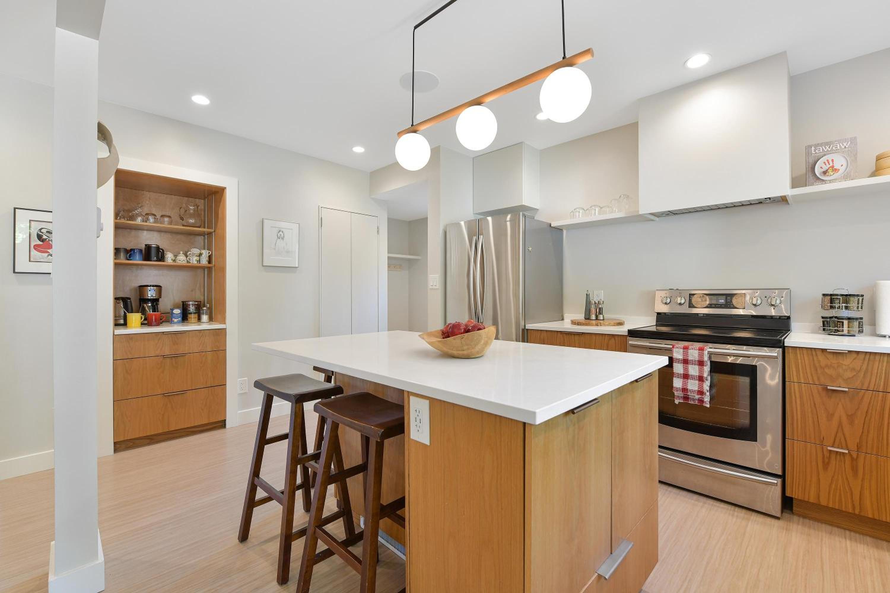 The Bayside Cottage by EMR Vacation Rentals