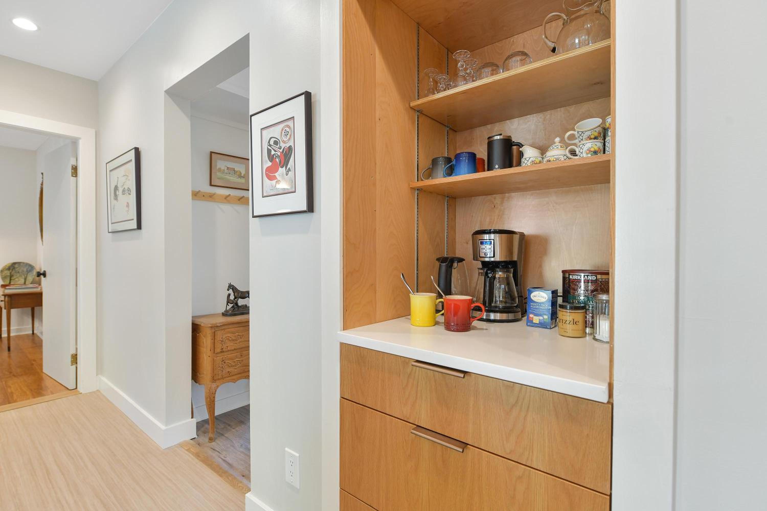 The Bayside Cottage by EMR Vacation Rentals