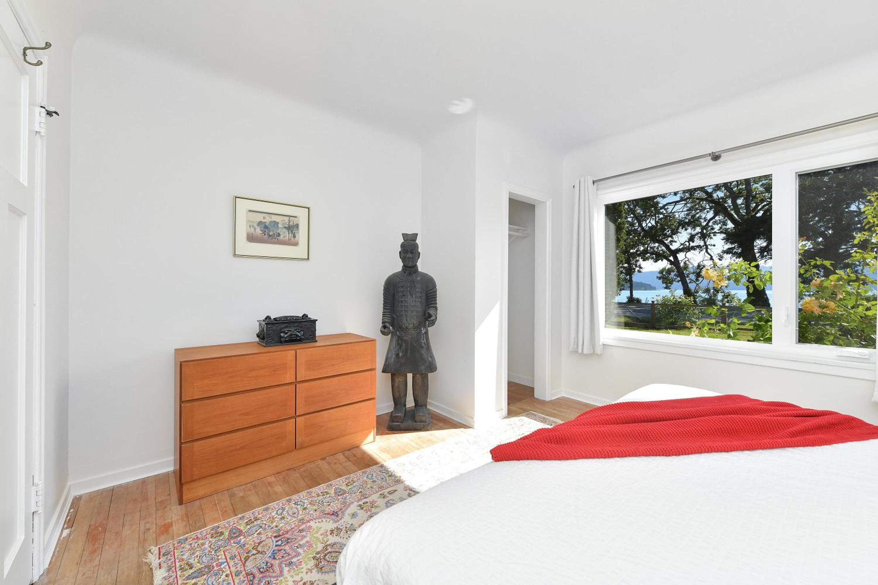 The Bayside Cottage by EMR Vacation Rentals