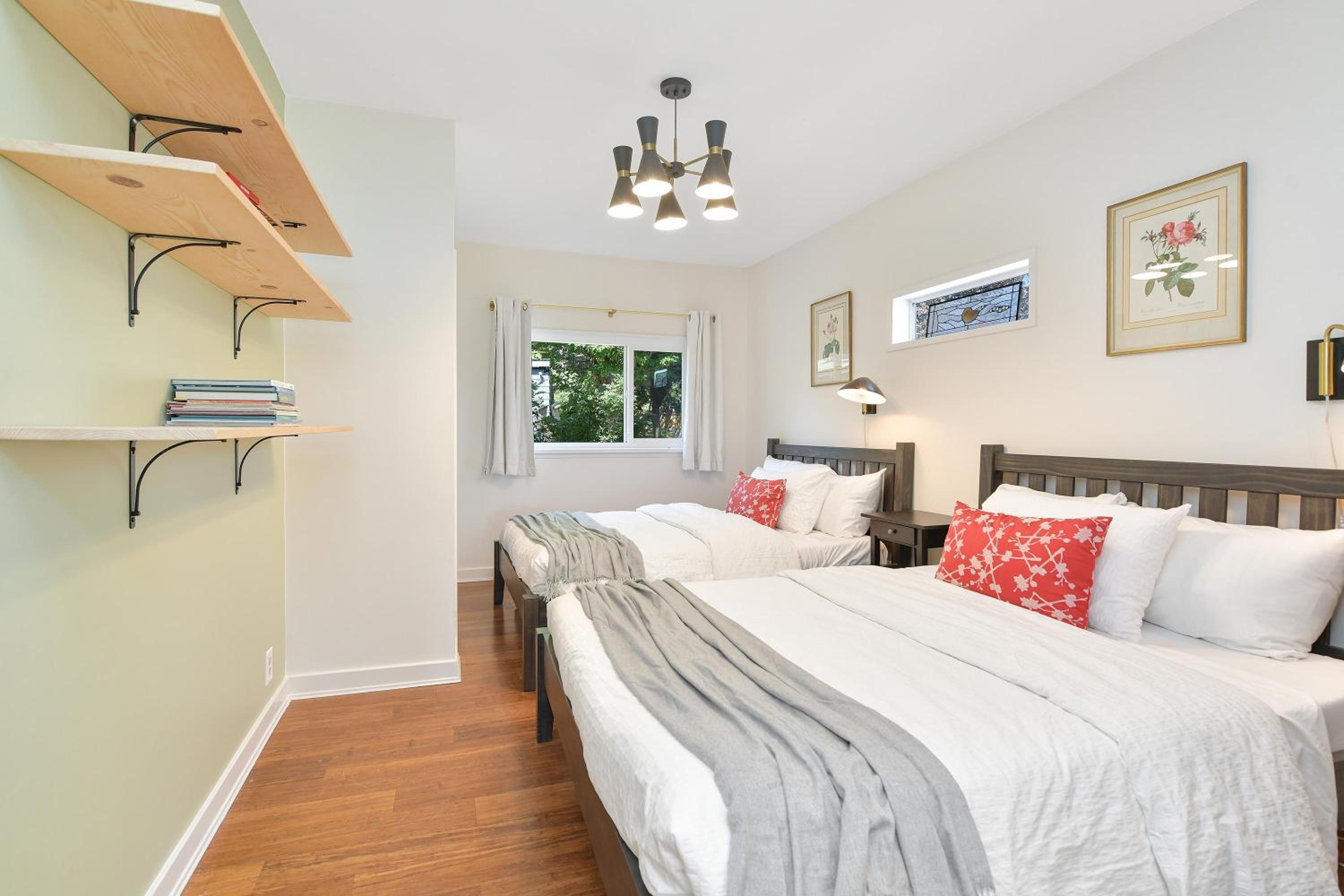 The Bayside Cottage by EMR Vacation Rentals