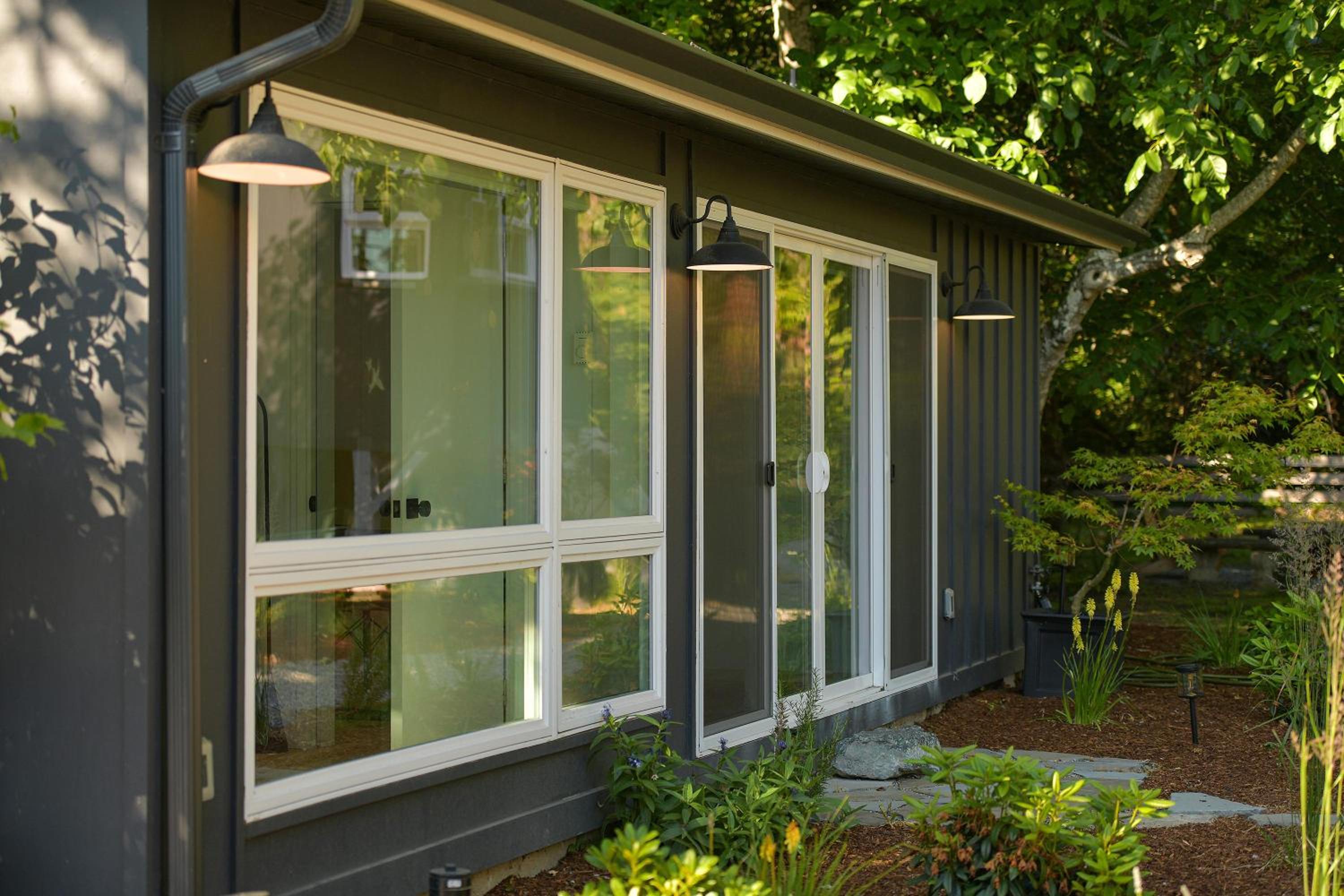 The Bayside Cottage by EMR Vacation Rentals