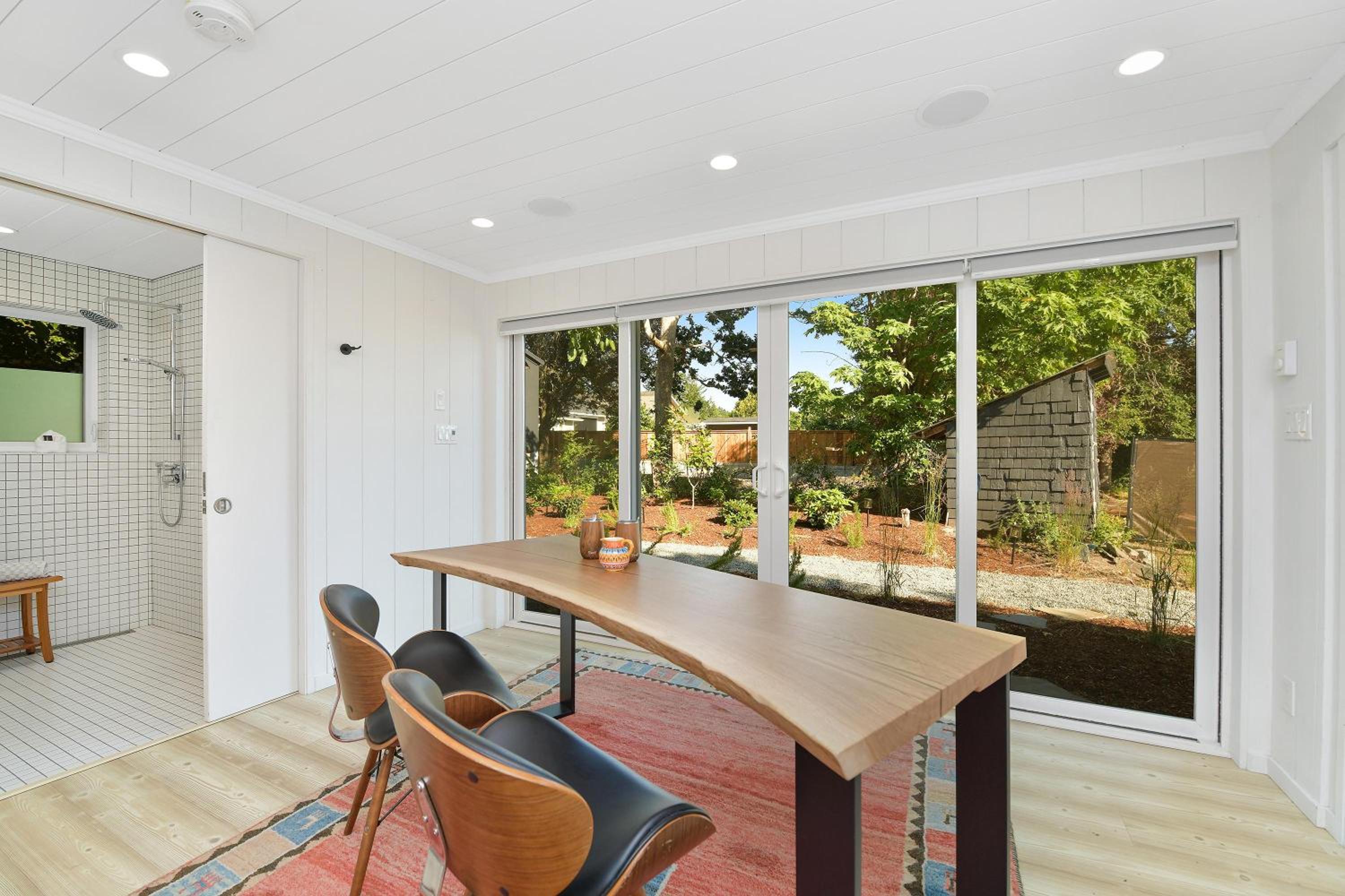 The Bayside Cottage by EMR Vacation Rentals