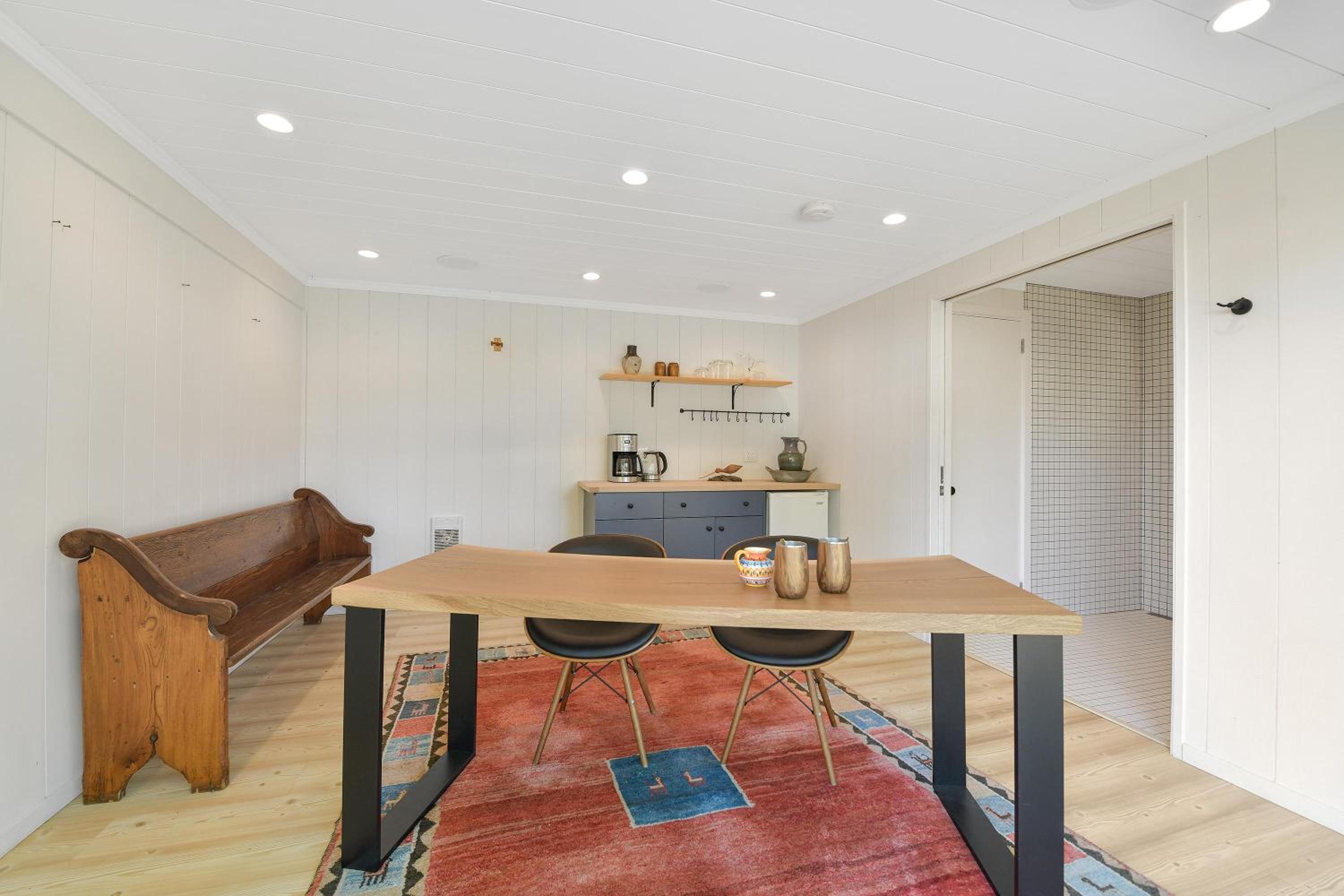 The Bayside Cottage by EMR Vacation Rentals