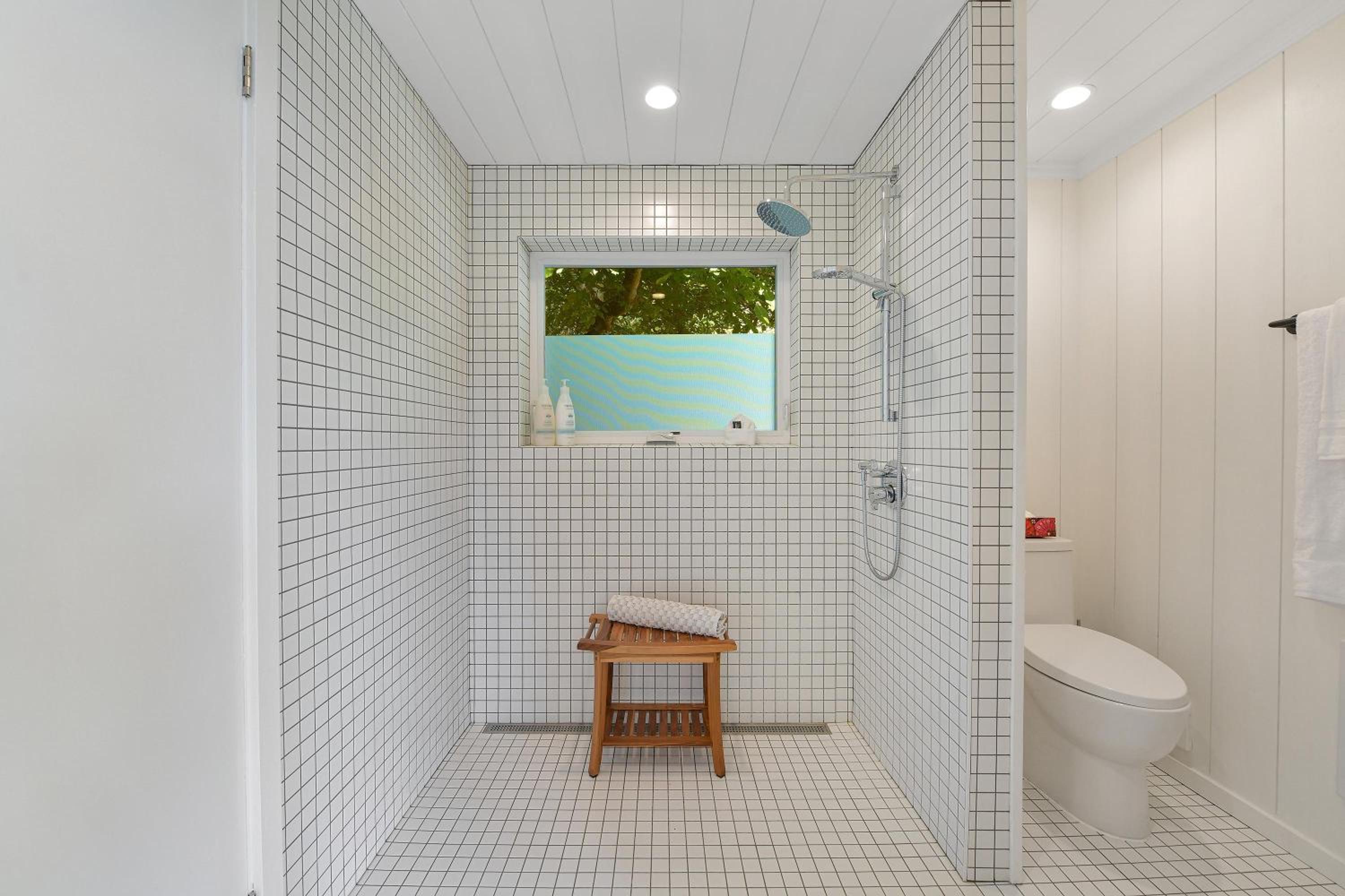 The Bayside Cottage by EMR Vacation Rentals