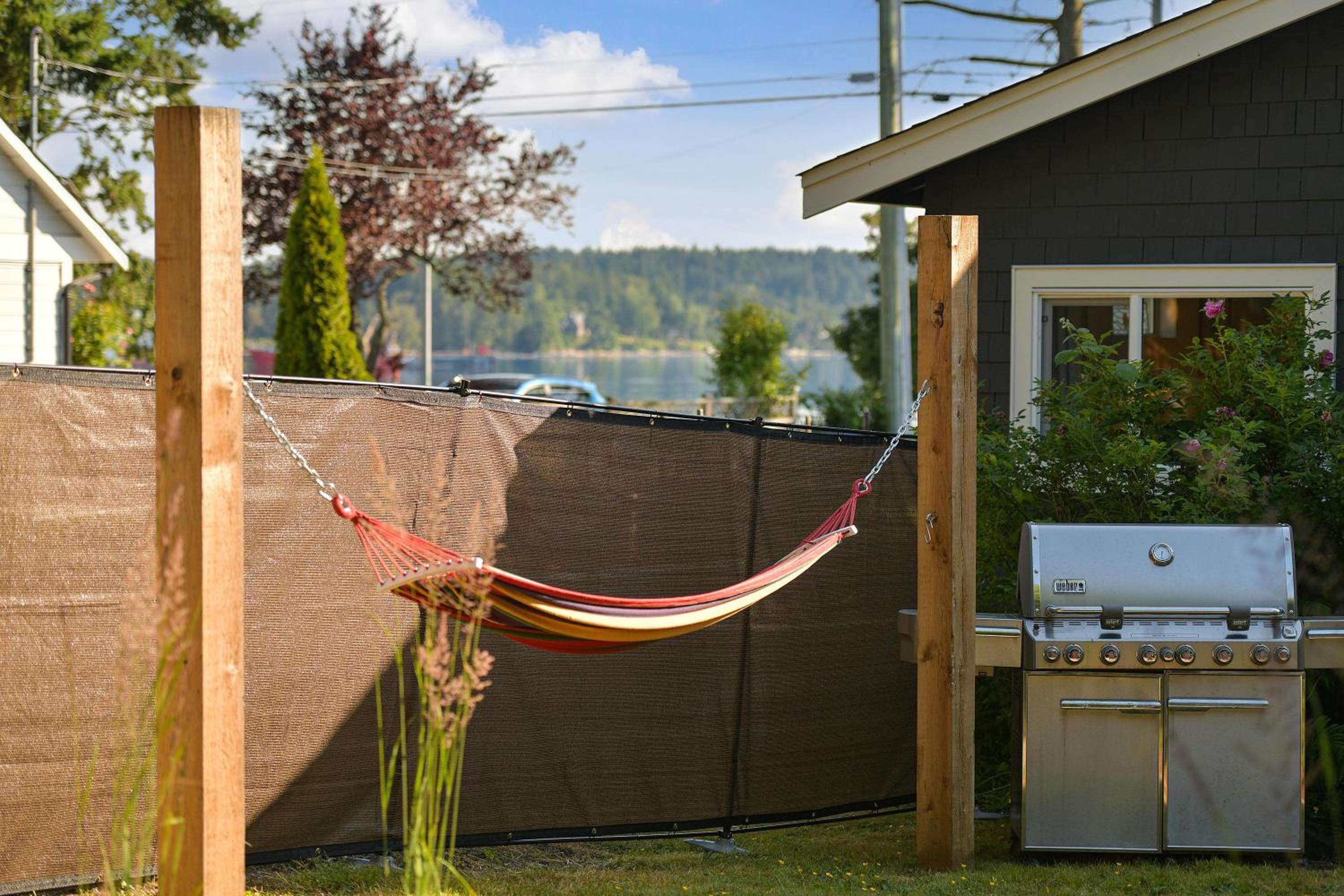 The Bayside Cottage by EMR Vacation Rentals