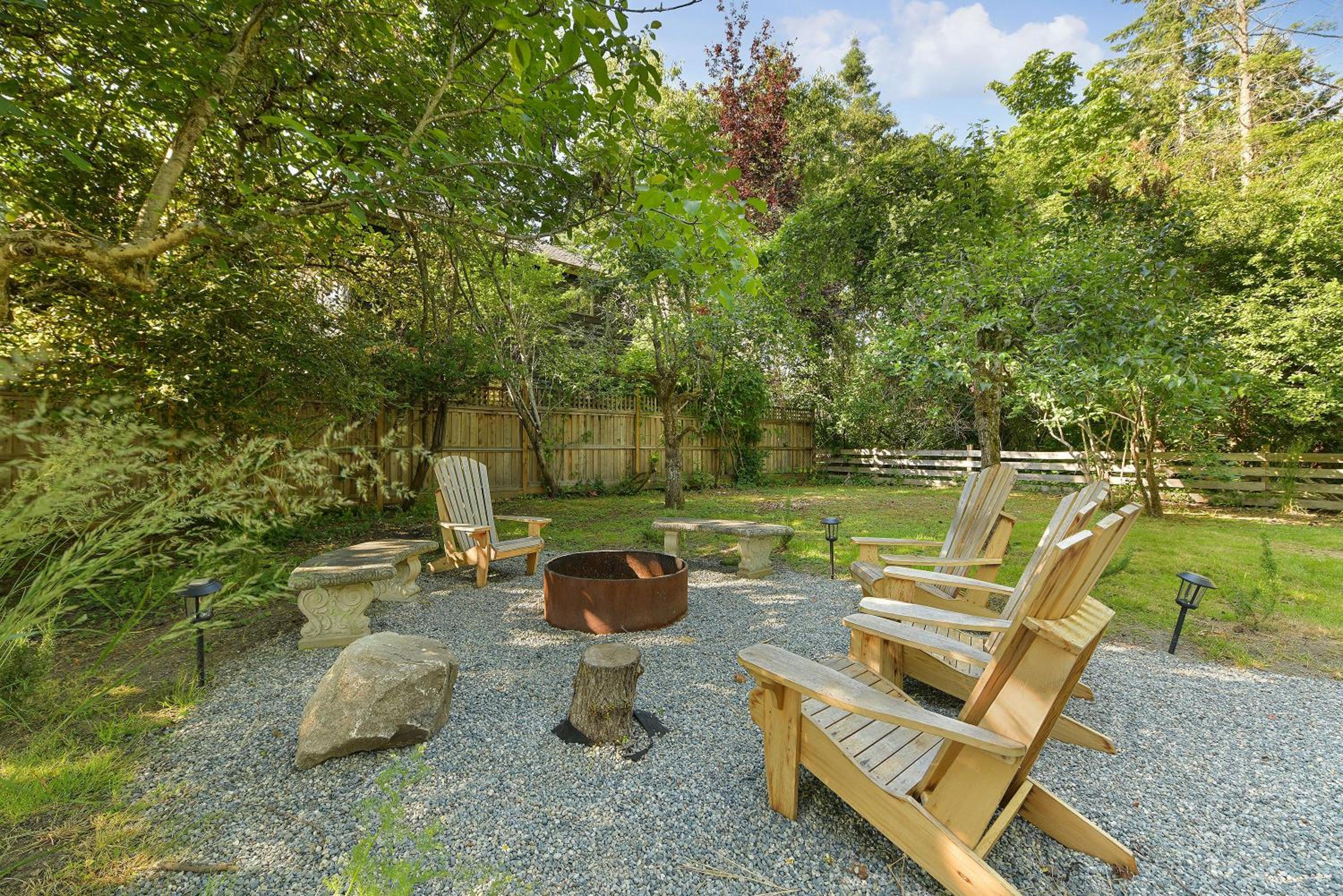 The Bayside Cottage by EMR Vacation Rentals