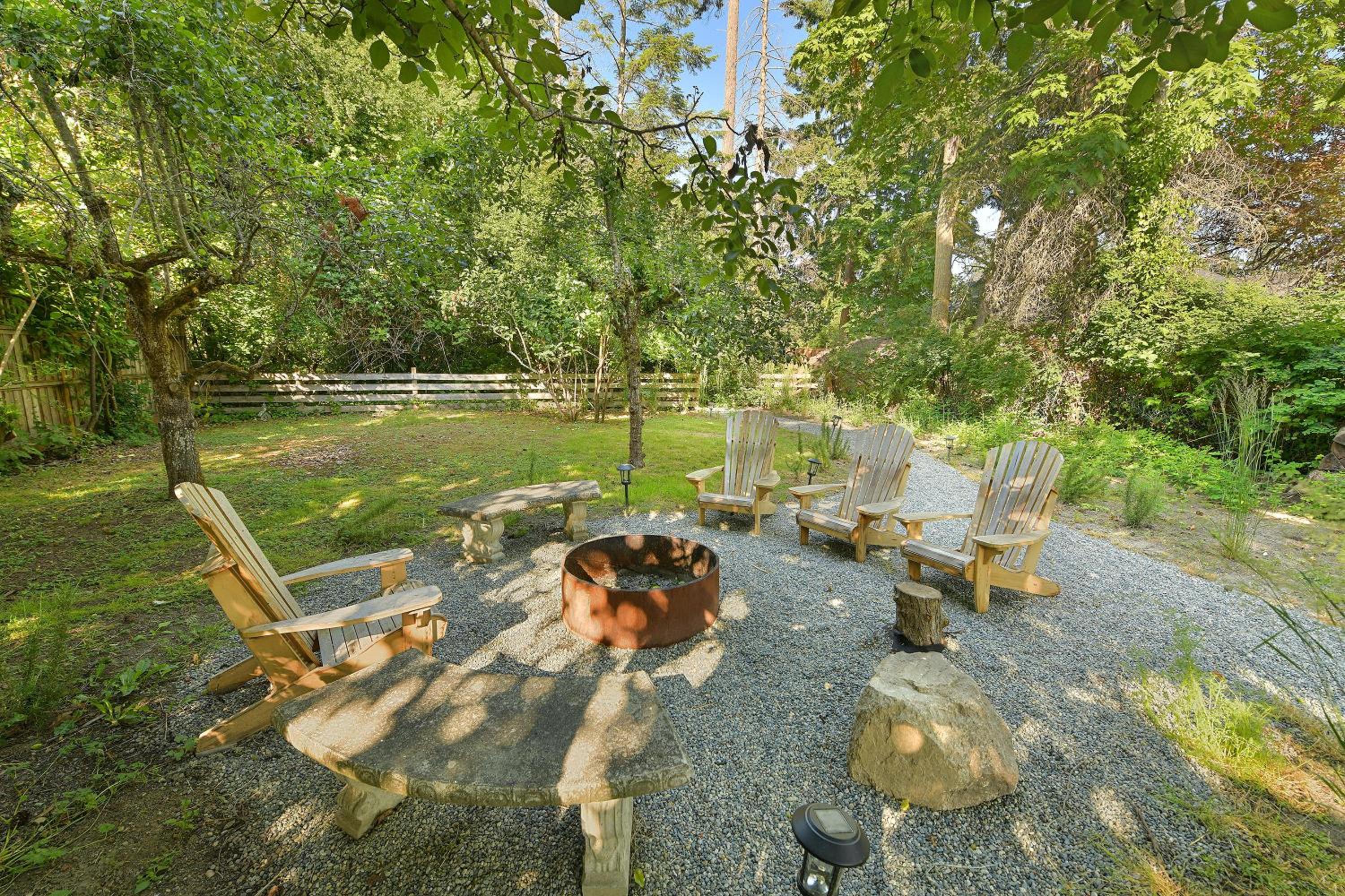 The Bayside Cottage by EMR Vacation Rentals