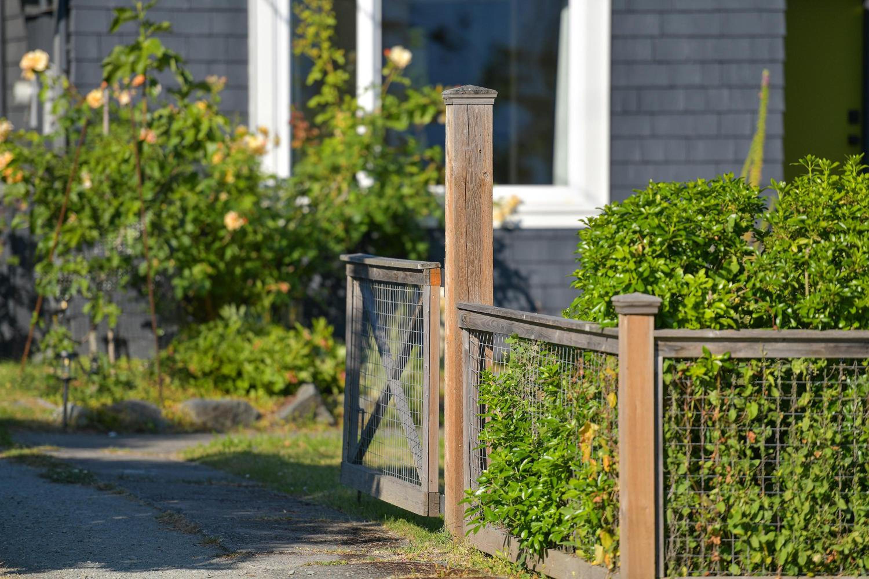 The Bayside Cottage by EMR Vacation Rentals
