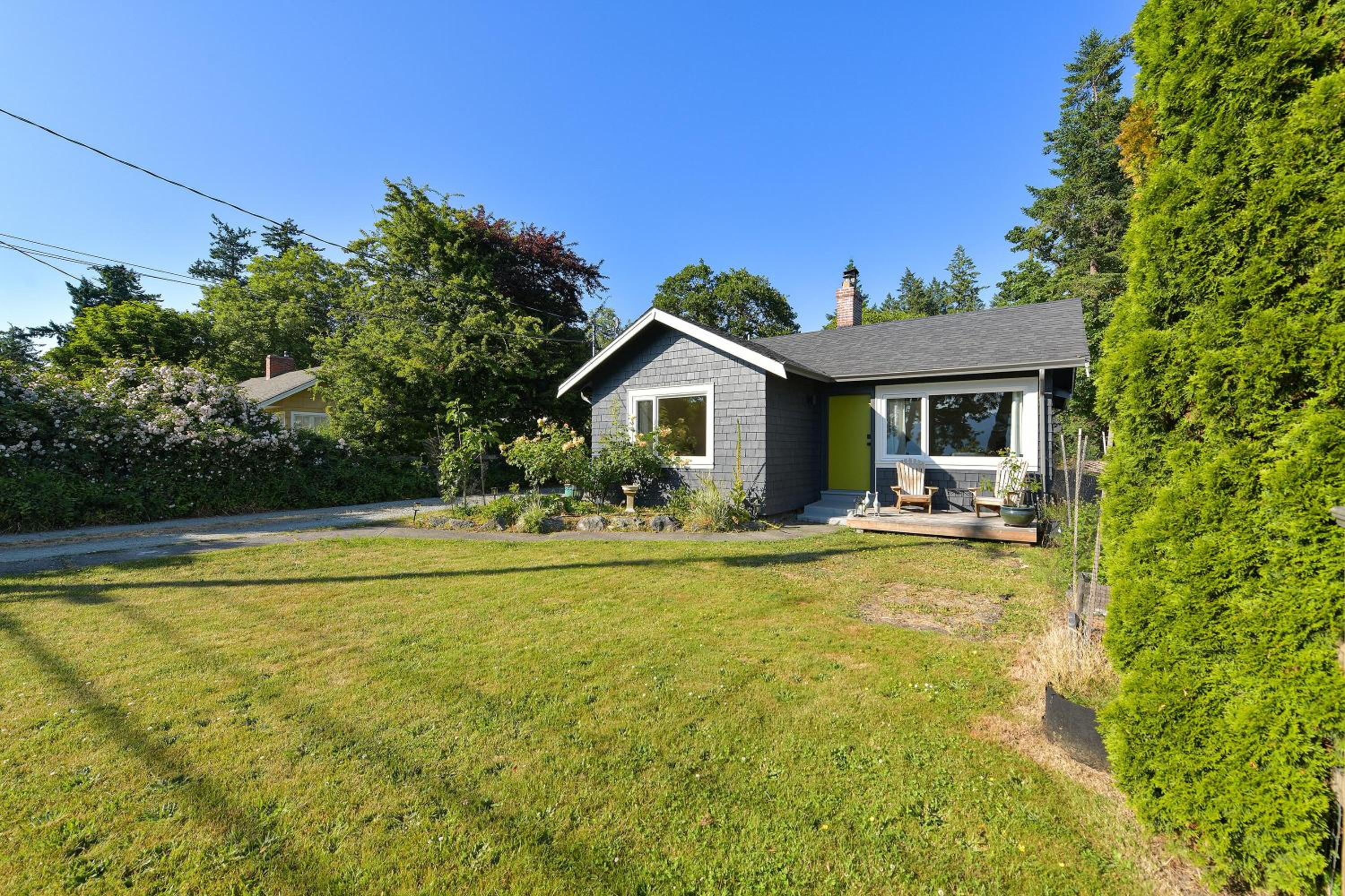 The Bayside Cottage by EMR Vacation Rentals