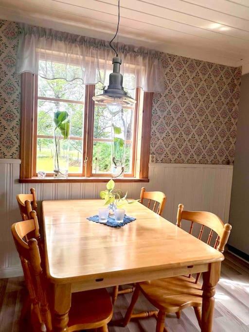 Sjönära lantgård i Bergslagen