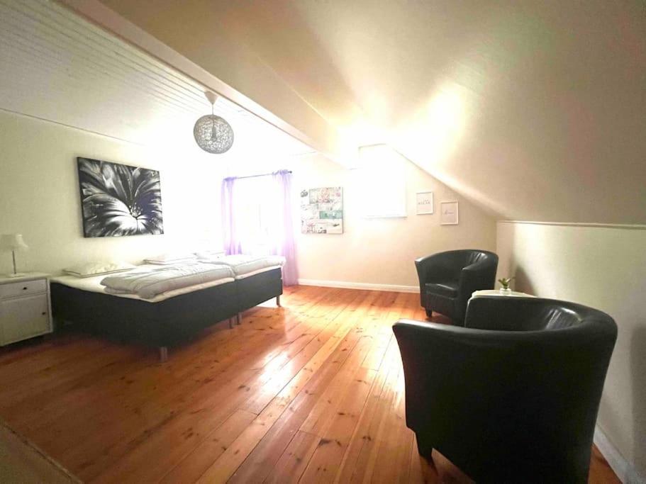 Sjönära lantgård i Bergslagen