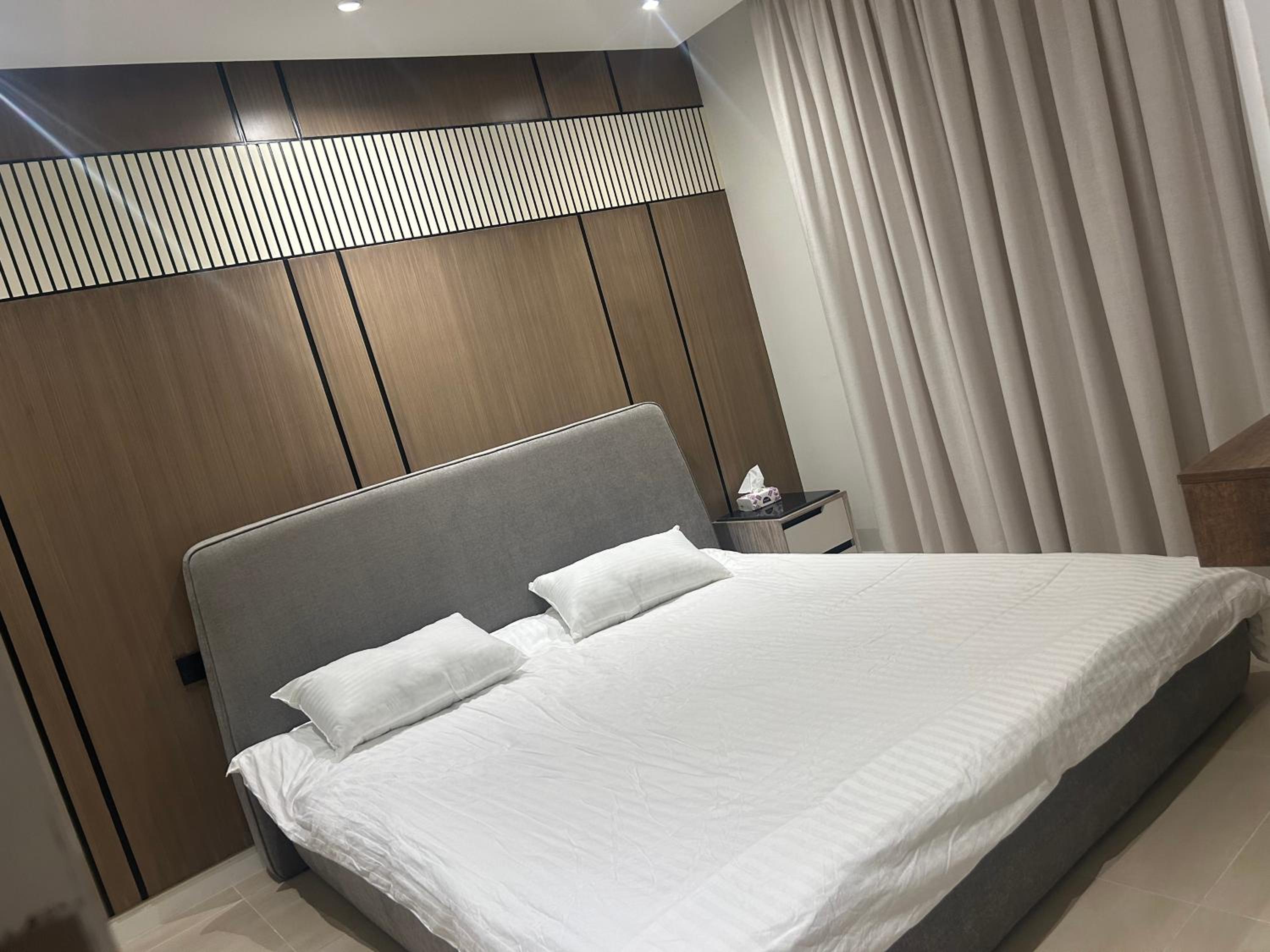 Luxurious apartment with a hall and 3 bedrooms with self-entry