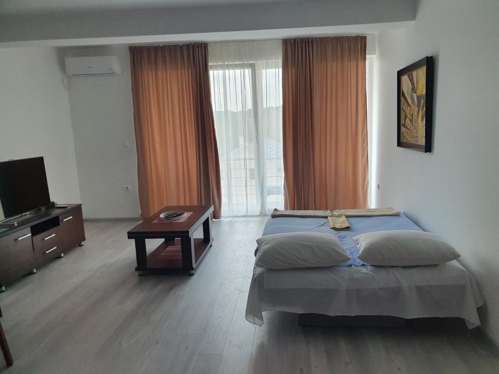 Vesna Lake Apartments