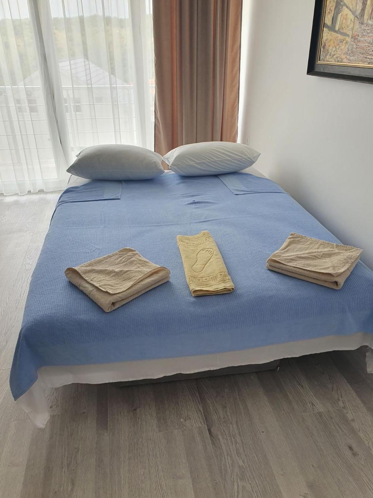 Vesna Lake Apartments