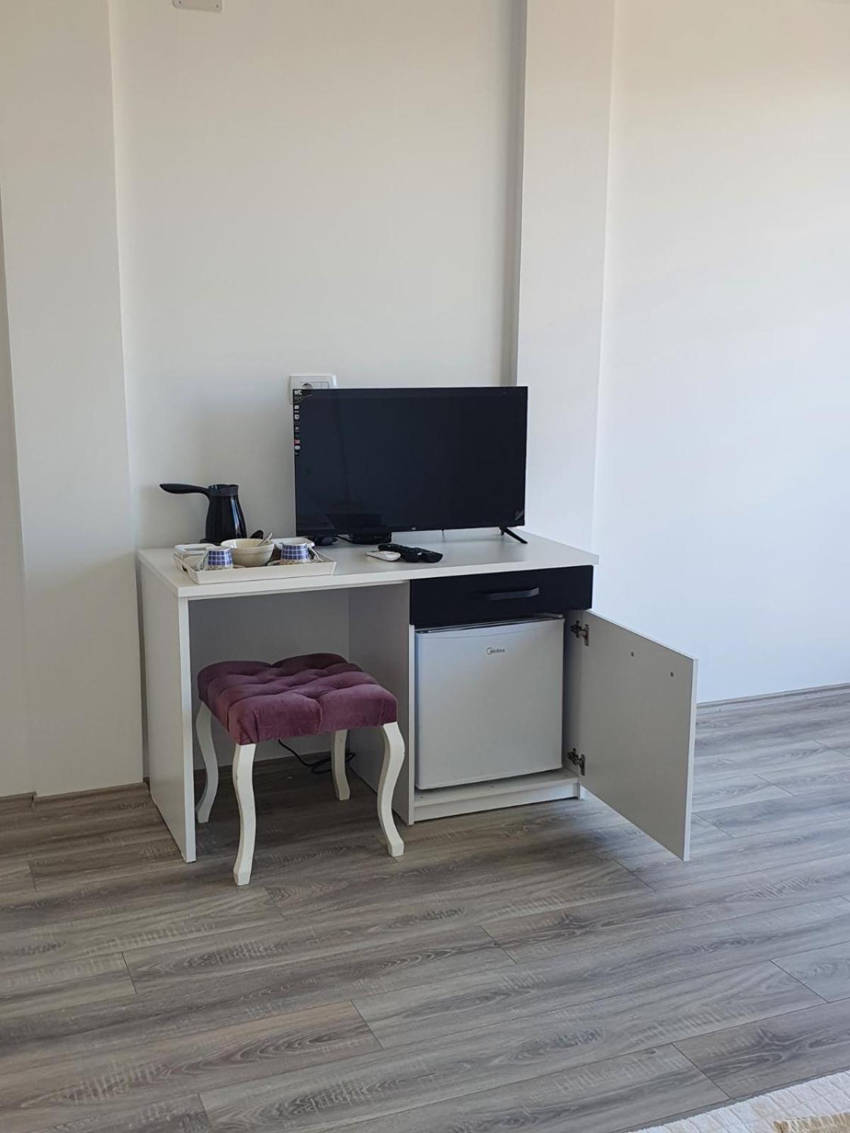 Vesna Lake Apartments