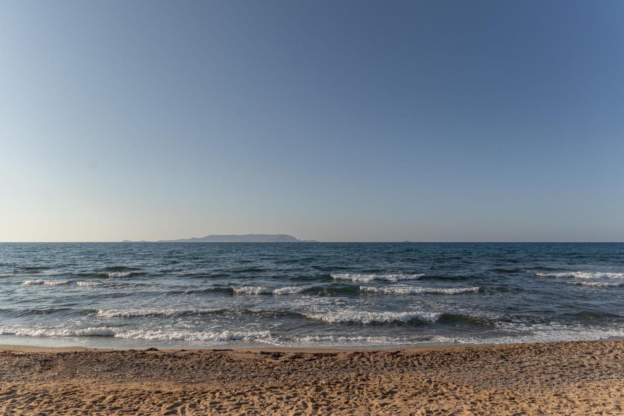 Aelia Seafront 2 Bdr Villa by Hospi Living