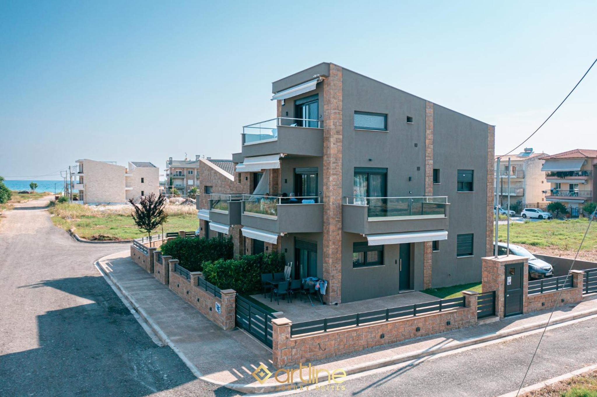 Artline Luxury Suites view 3