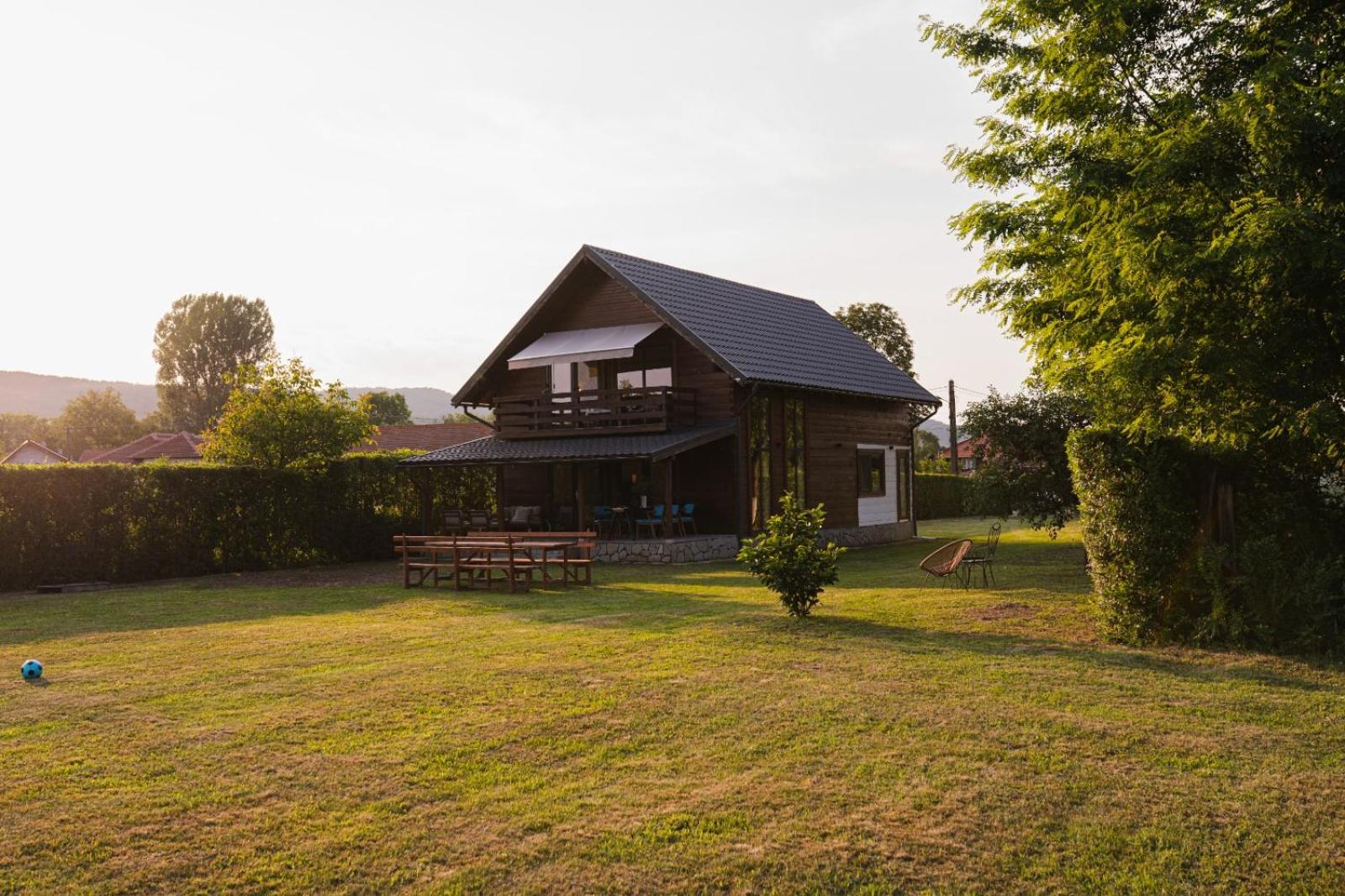 Orastioara Retreat view 3