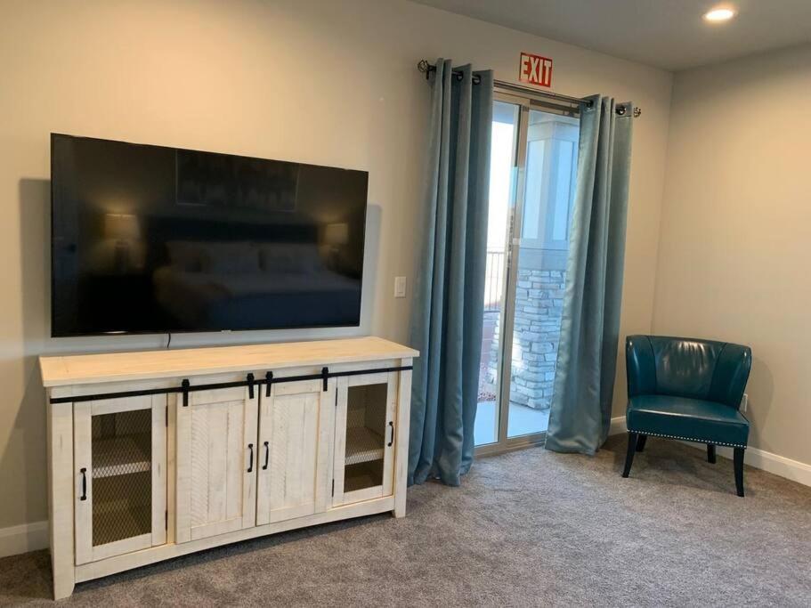 Zion Village - Pool - Hot Tub - Lazy River - EV - Gym view 4