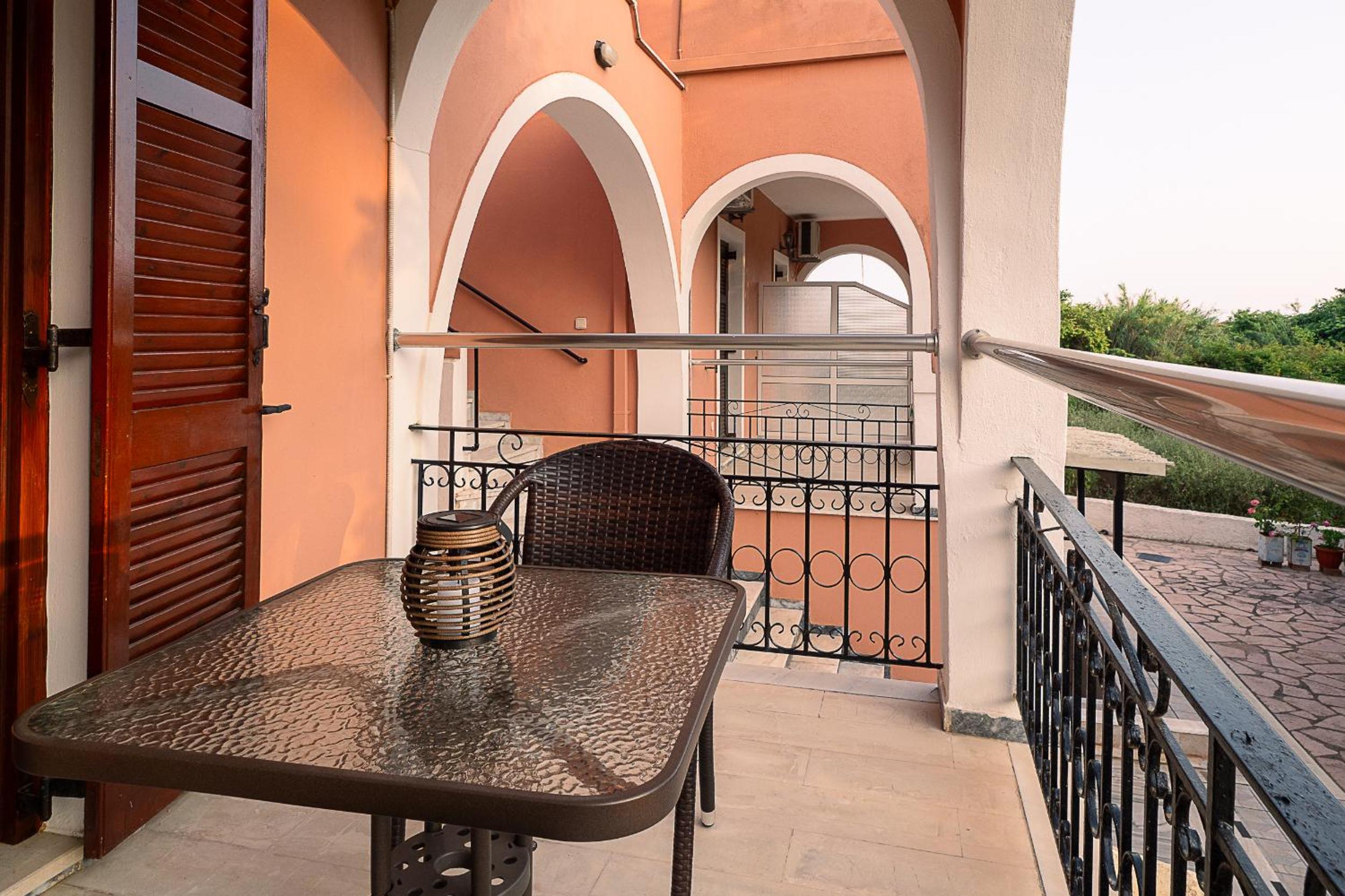 XENOFONTAS APARTMENTs