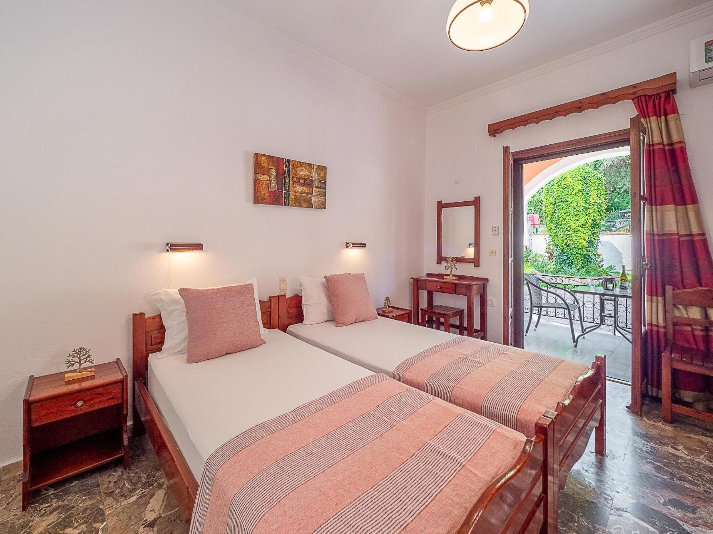 XENOFONTAS APARTMENTs